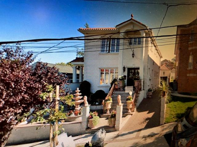 #1 photo, 58-37 255 Street, Little Neck , NY 11362