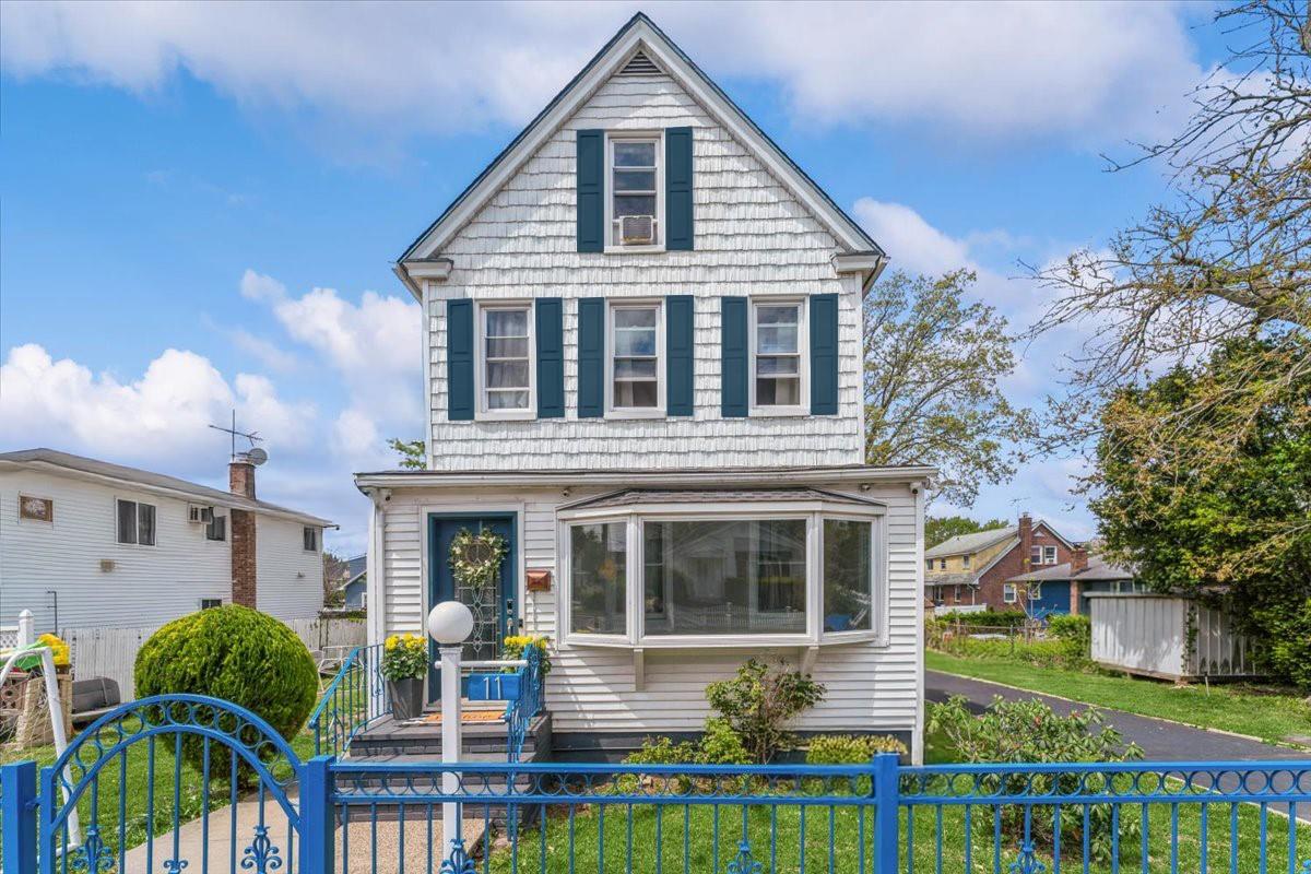 #1 photo, 11 Hope Place, Freeport , NY 11520