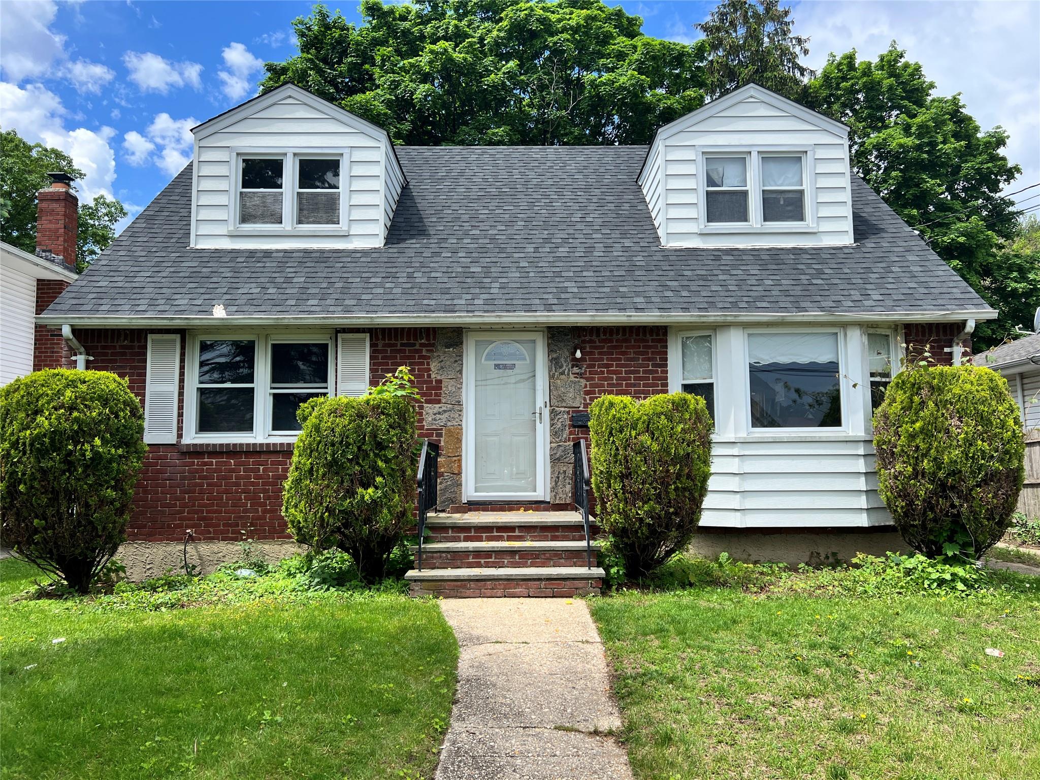 #1 photo, 29 West Avenue, Hicksville , NY 11801