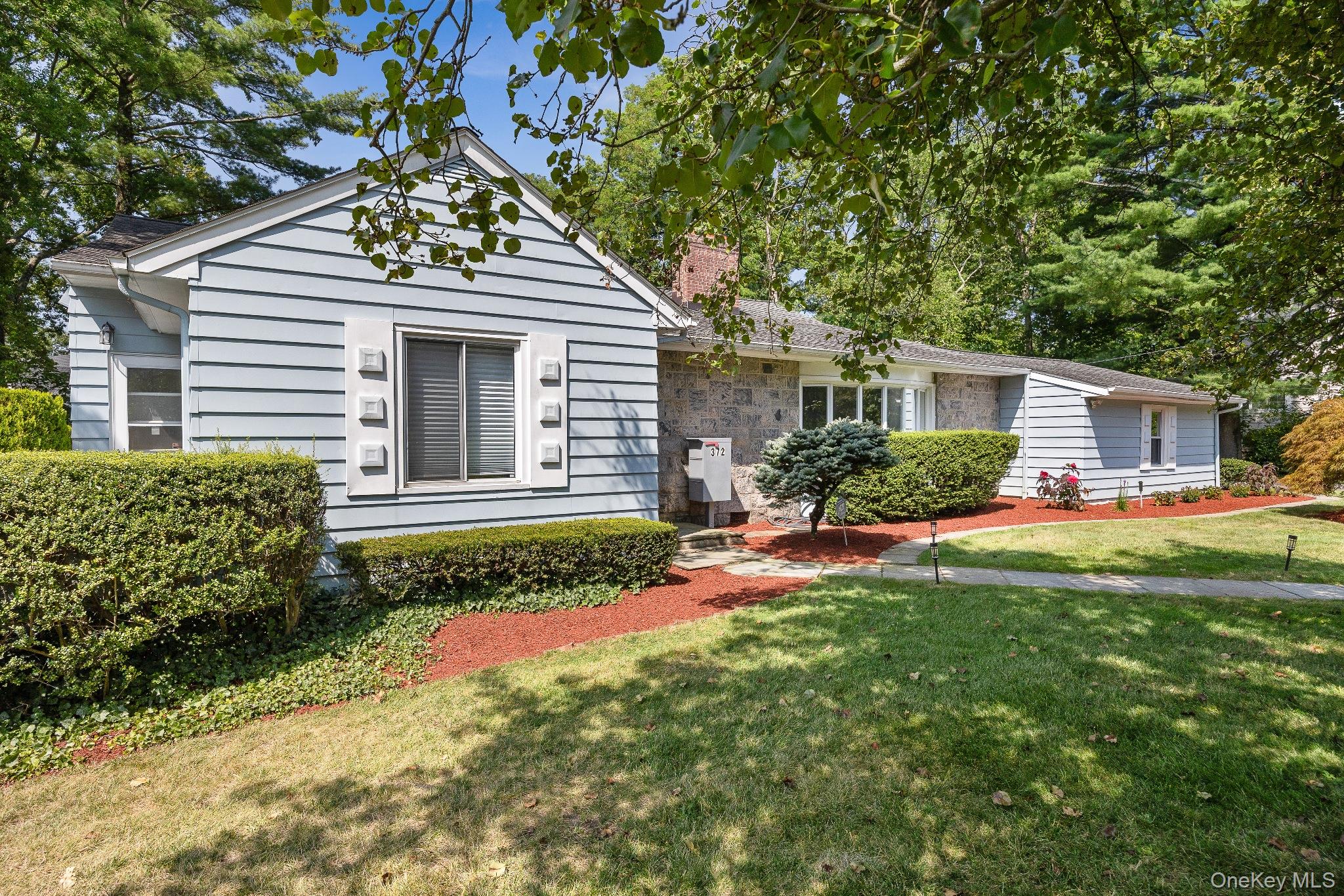 #1 photo, 372 Heathcote Road, Scarsdale , NY 10583