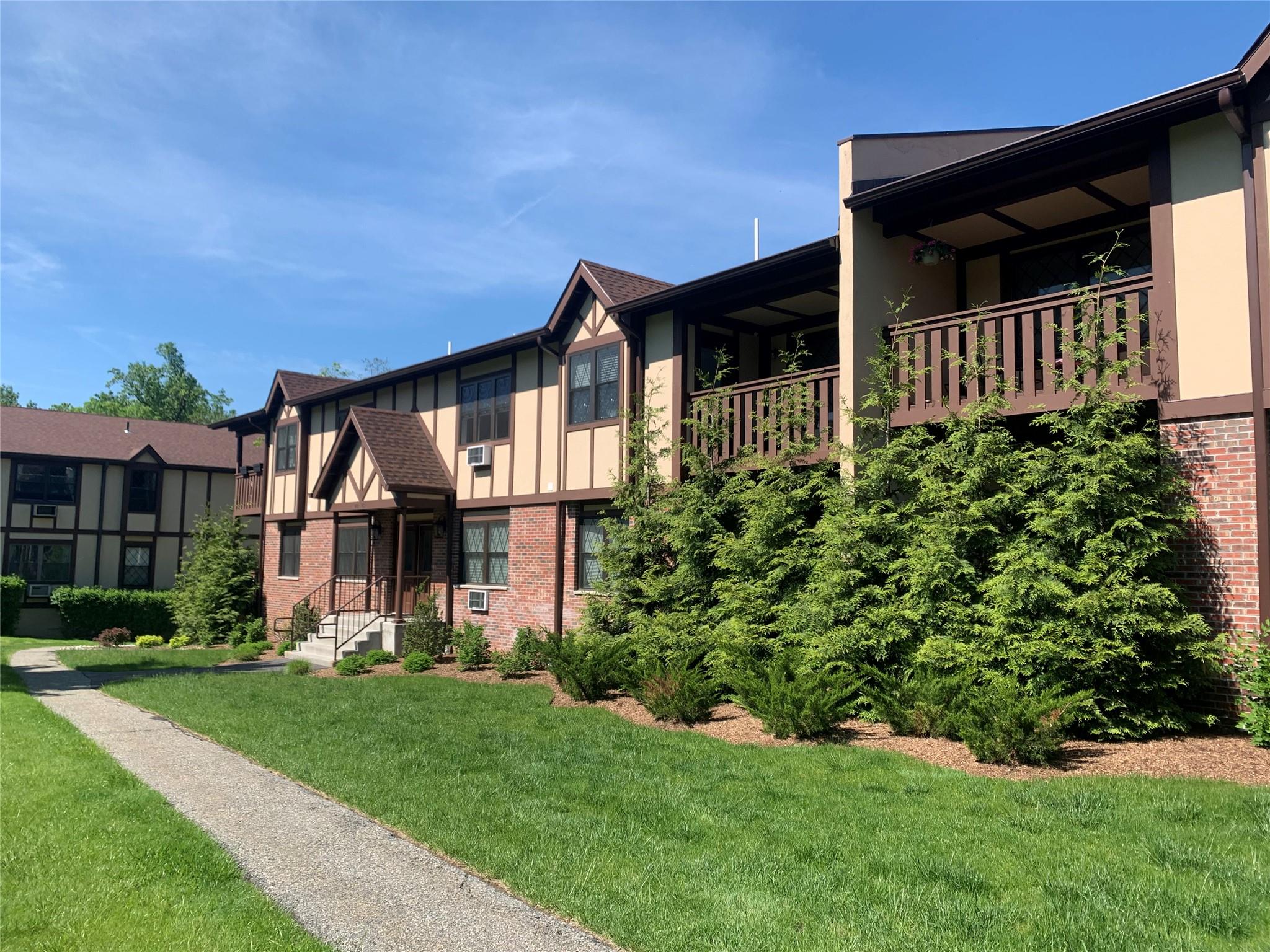 #1 photo, 483 Sierra Vista Lane, Valley Cottage , NY 10989