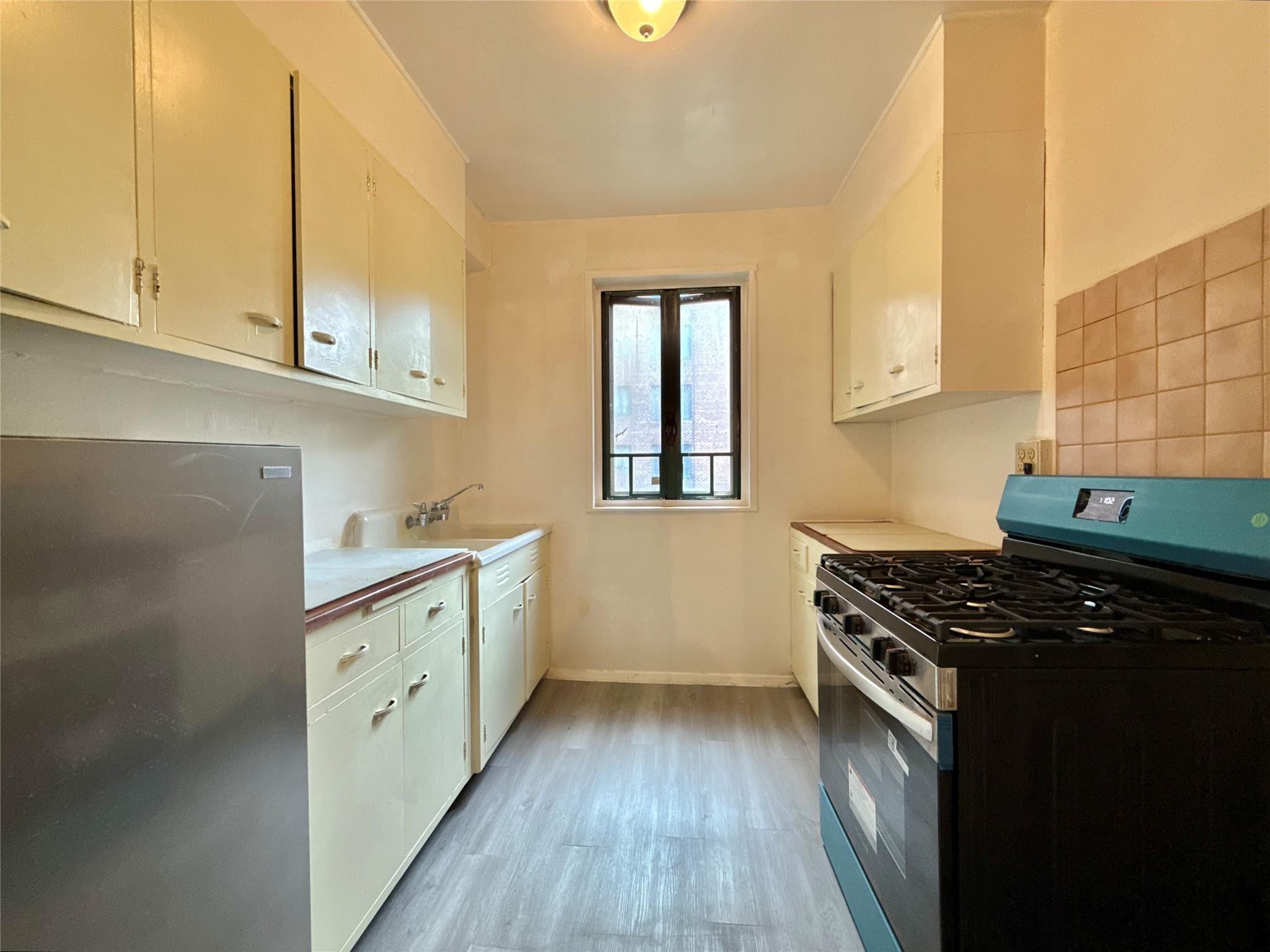 #1 photo, 1522 Unionport Road, Bronx , NY 10462