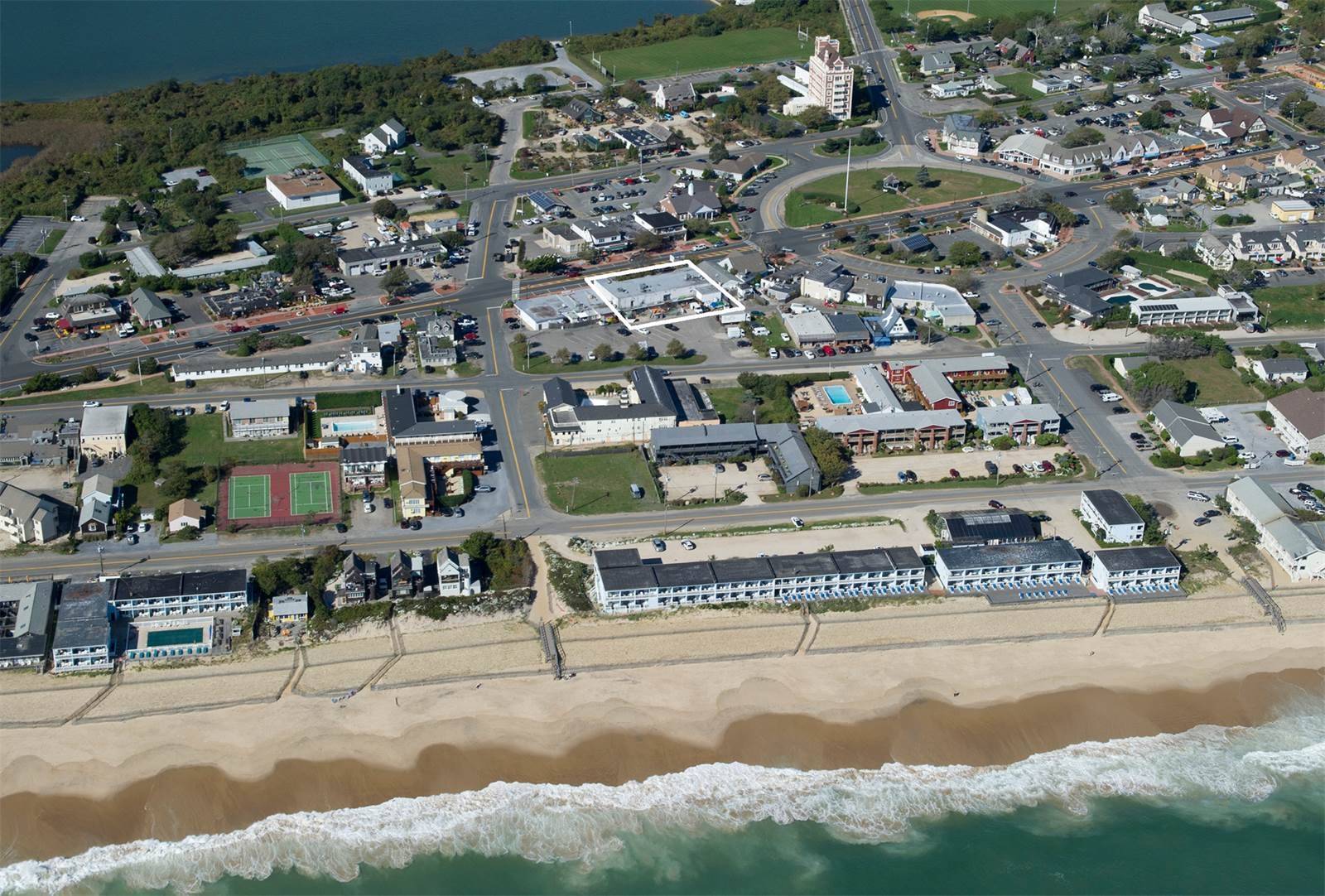 #10 photo, Montauk Plaza - 716 Montauk Hwy, サフォーク郡 Montauk , NY 11954