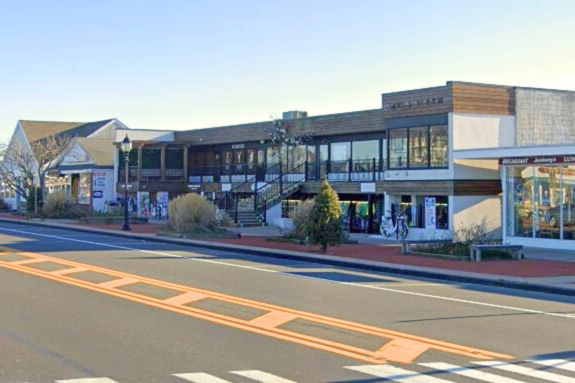 #6 photo, Montauk Plaza - 716 Montauk Hwy, サフォーク郡 Montauk , NY 11954