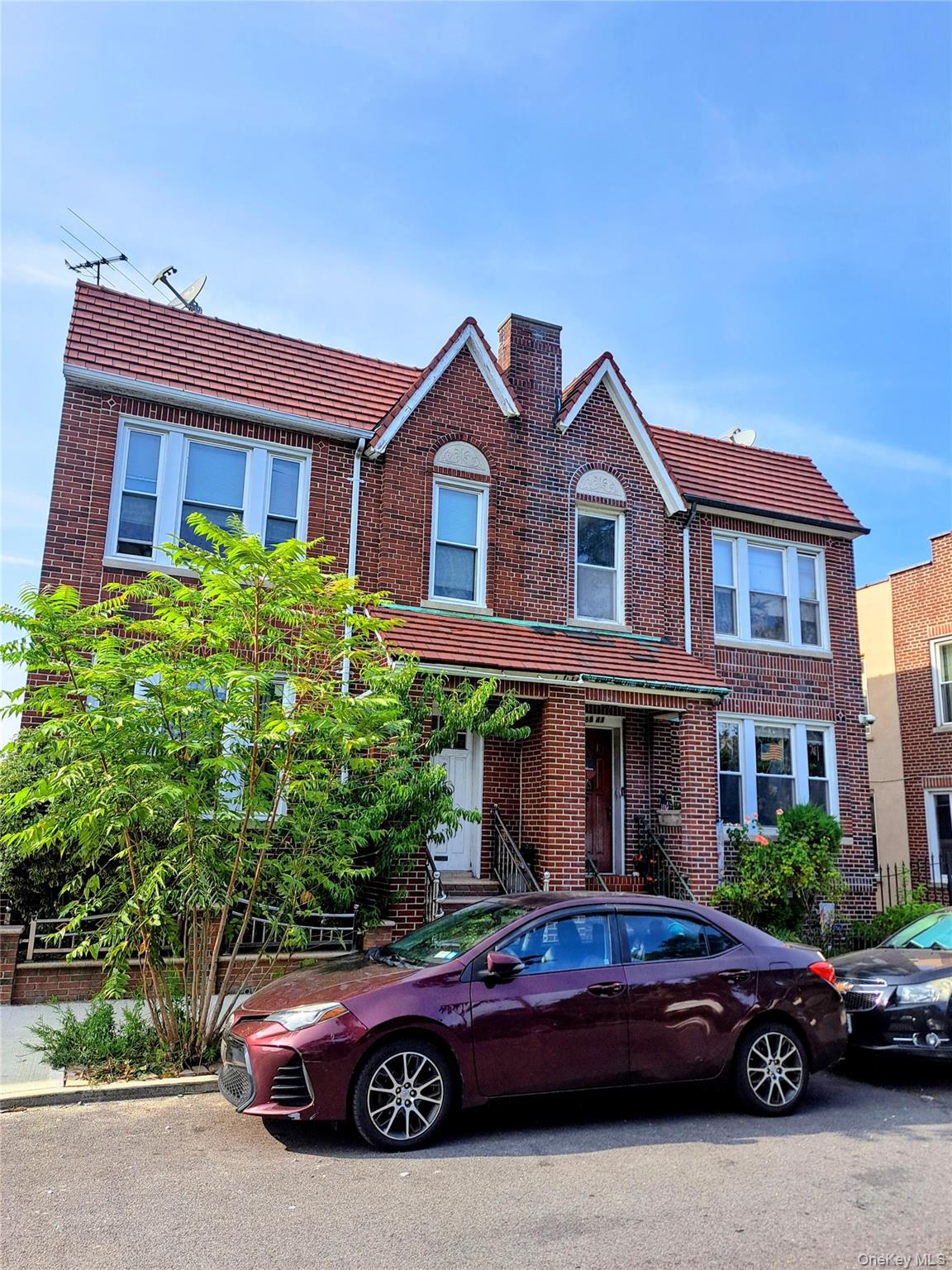 #1 photo, 8839 82nd Avenue, كوينز Glendale , NY 11385