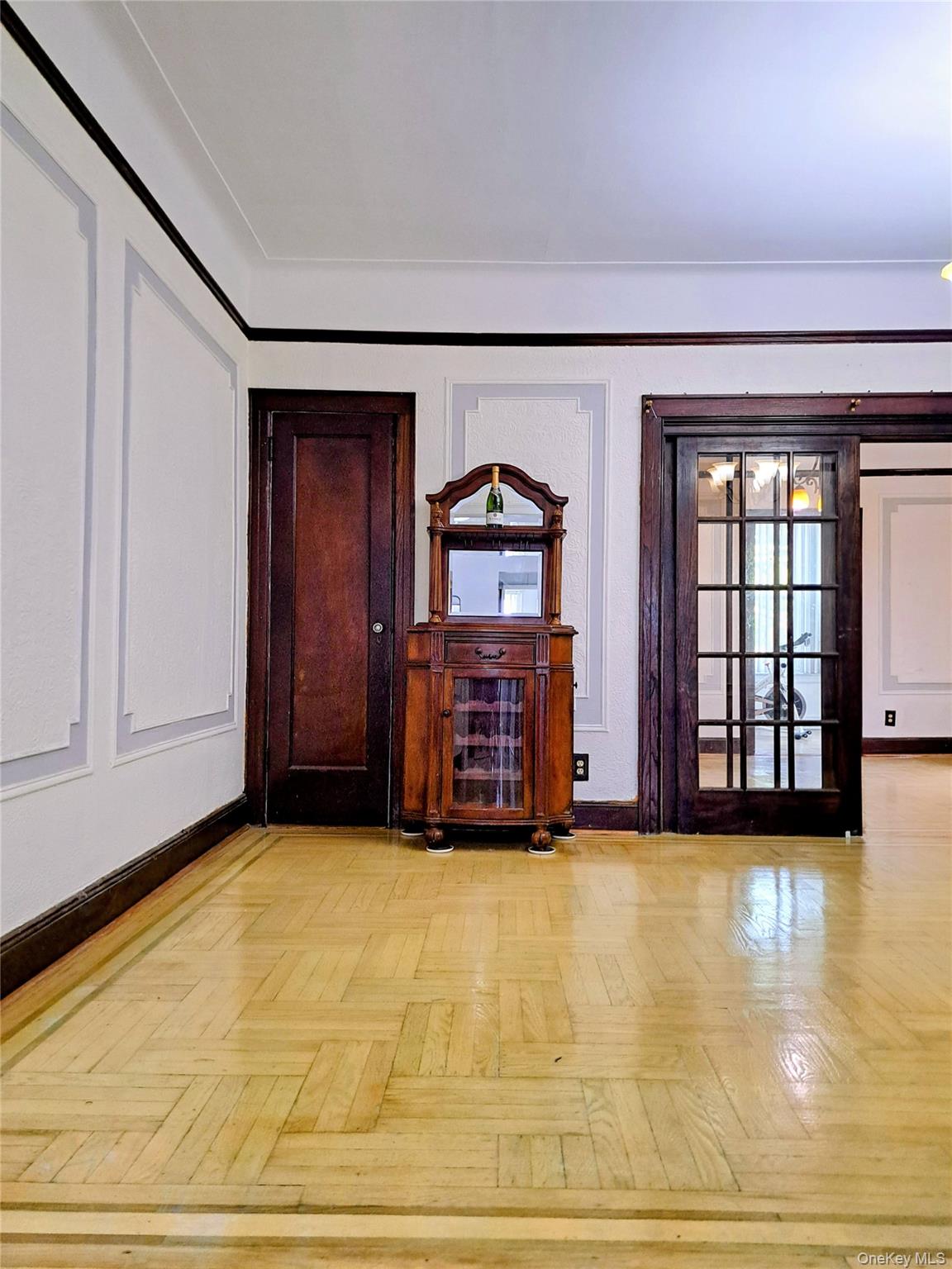 #6 photo, 8839 82nd Avenue, クイーンズ区 Glendale , NY 11385