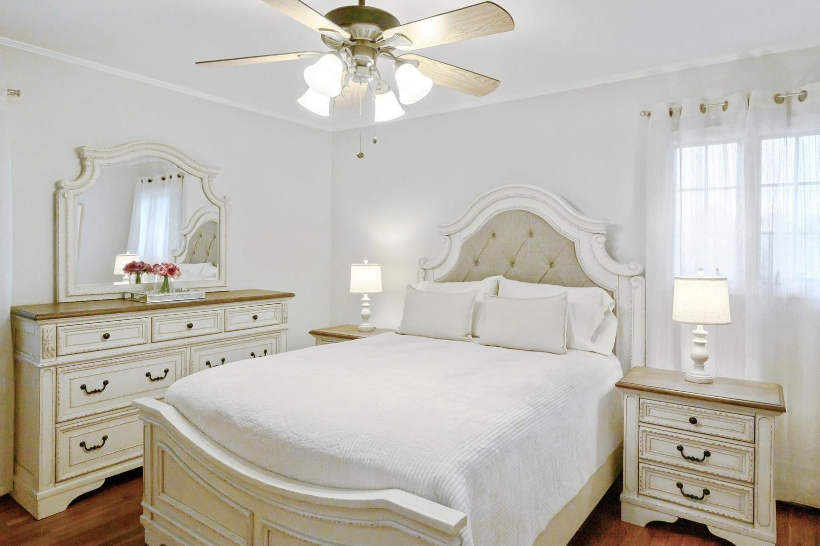 #14 photo, 372 Hamilton Place, West Islip , NY 11795