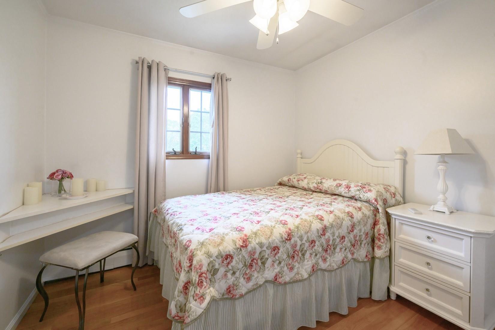 #18 photo, 372 Hamilton Place, West Islip , NY 11795