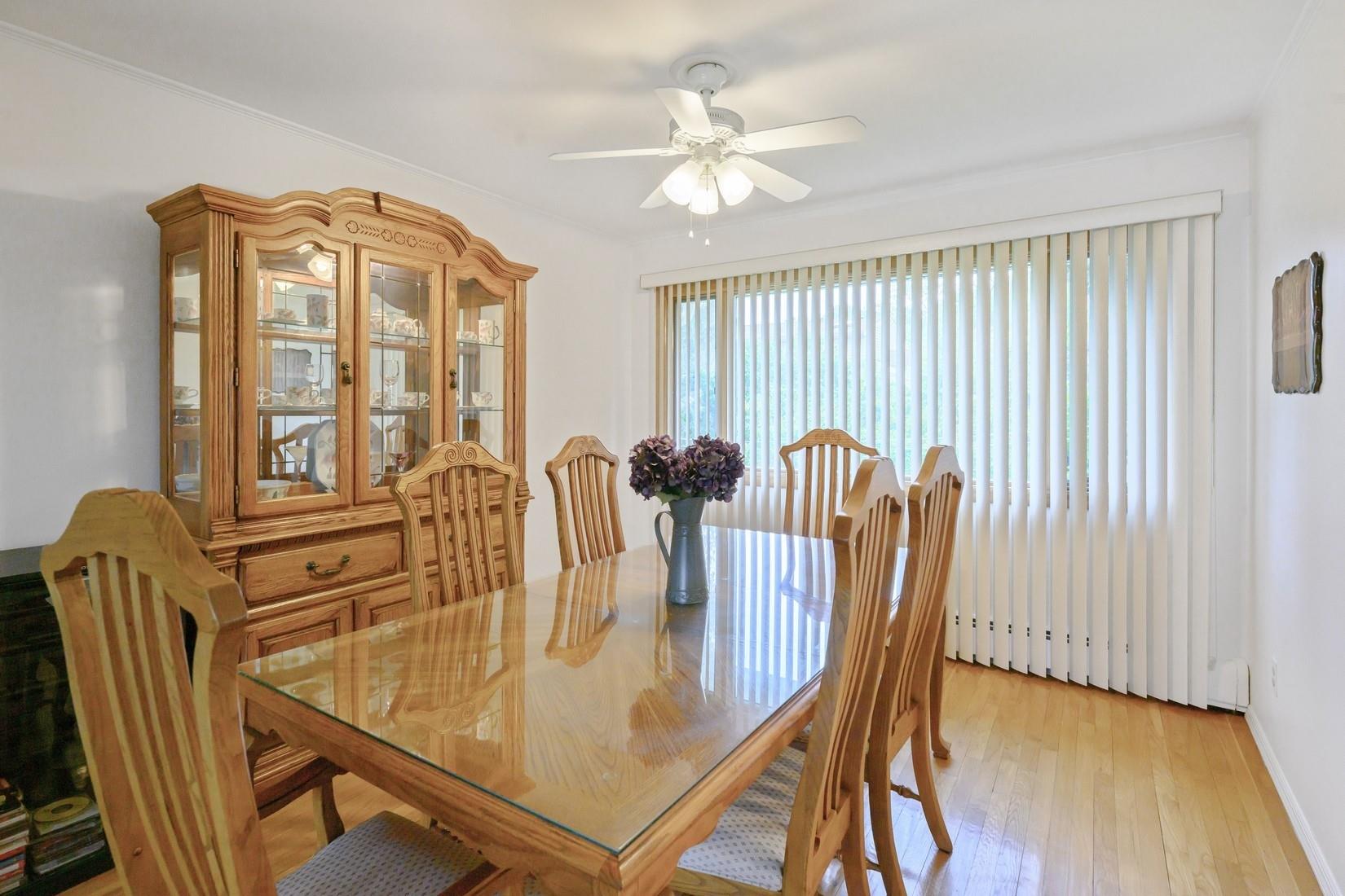 #5 photo, 372 Hamilton Place, West Islip , NY 11795