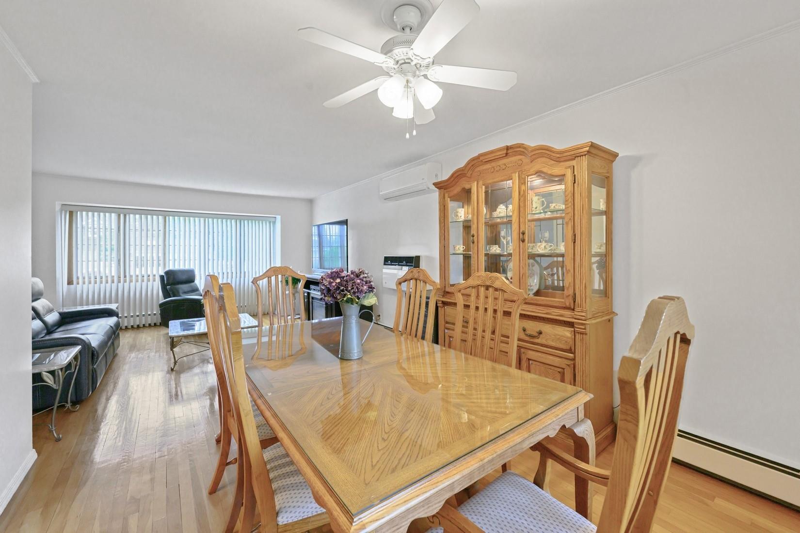 #7 photo, 372 Hamilton Place, West Islip , NY 11795