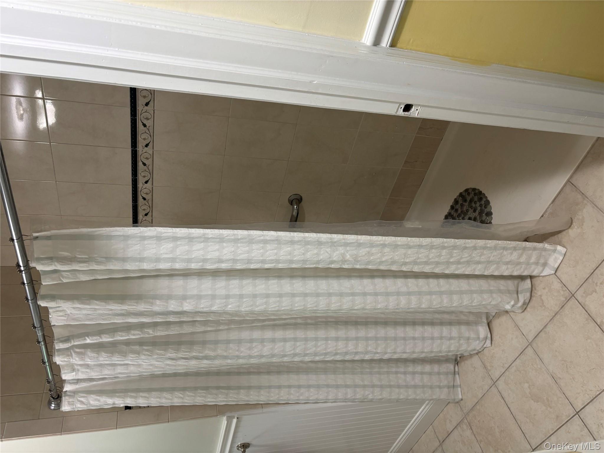 #16 photo, 190 Canterbury Drive, サフォーク郡 Ridge , NY 11961