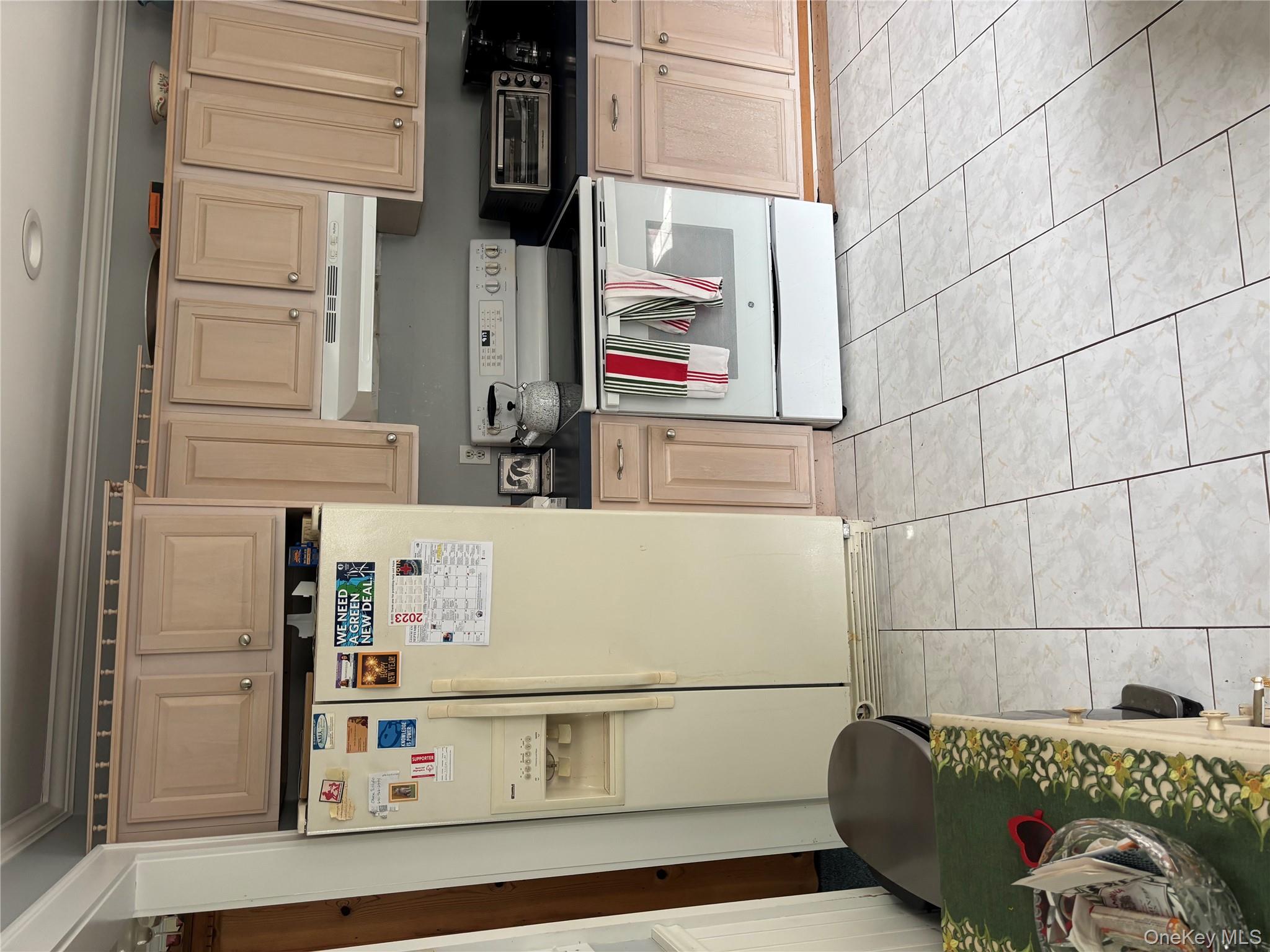 #7 photo, 190 Canterbury Drive, サフォーク郡 Ridge , NY 11961