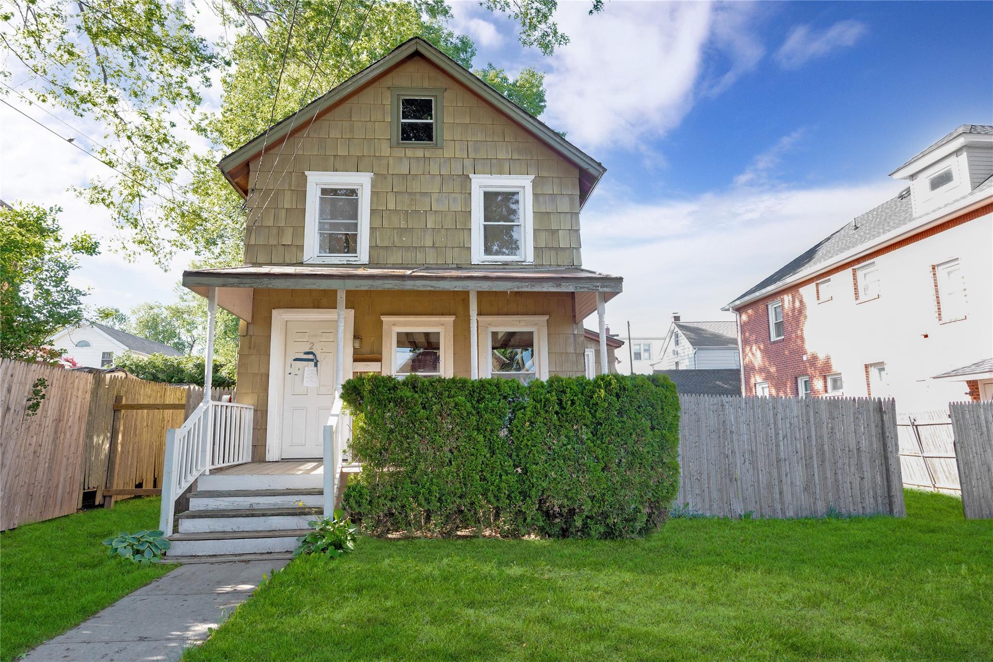 #1 photo, 20 Valentine Street, ناسو Glen Cove , NY 11542