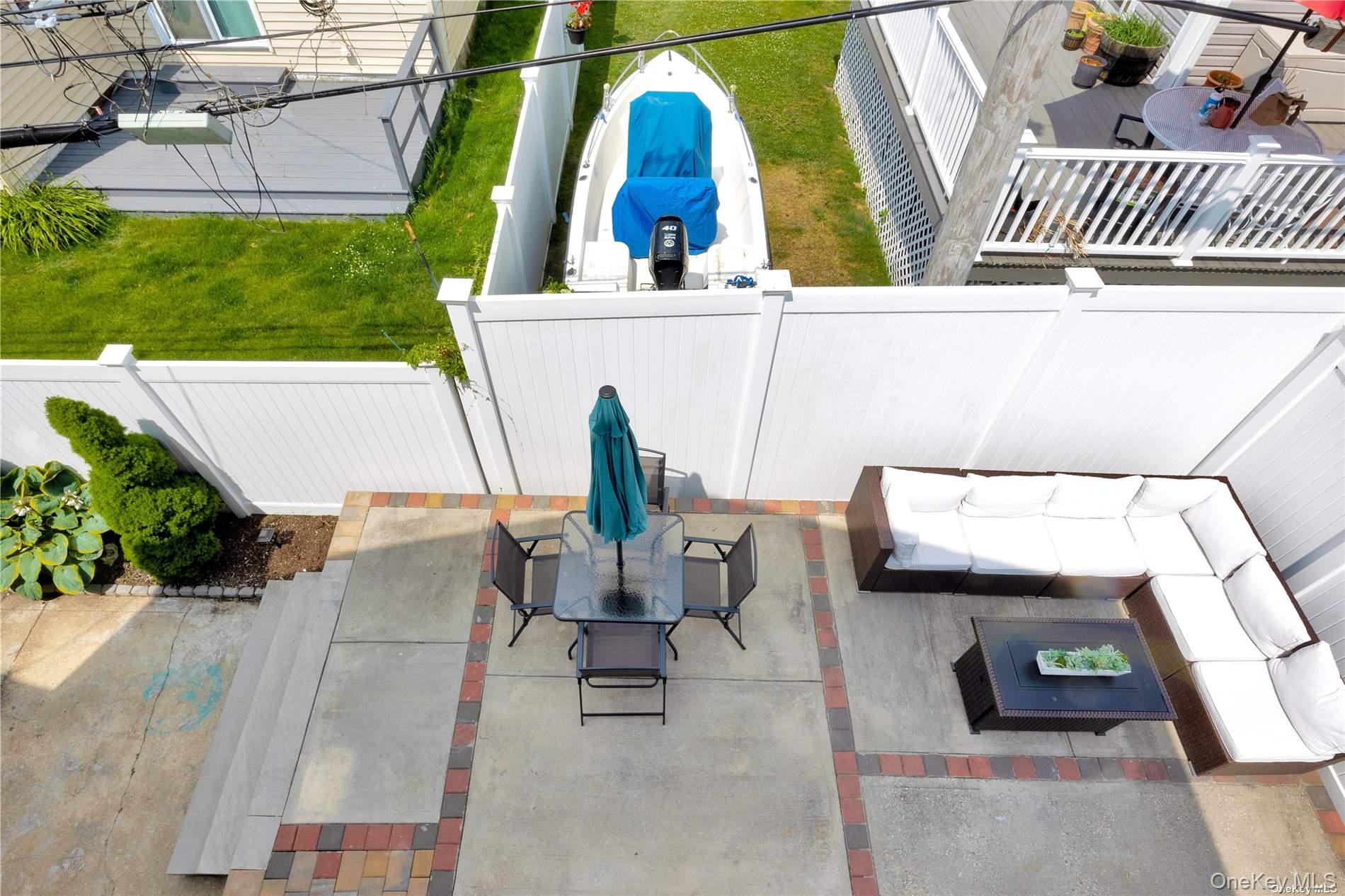 #2 photo, 81 Barnes Street, ナッソー郡 Long Beach , NY 11561