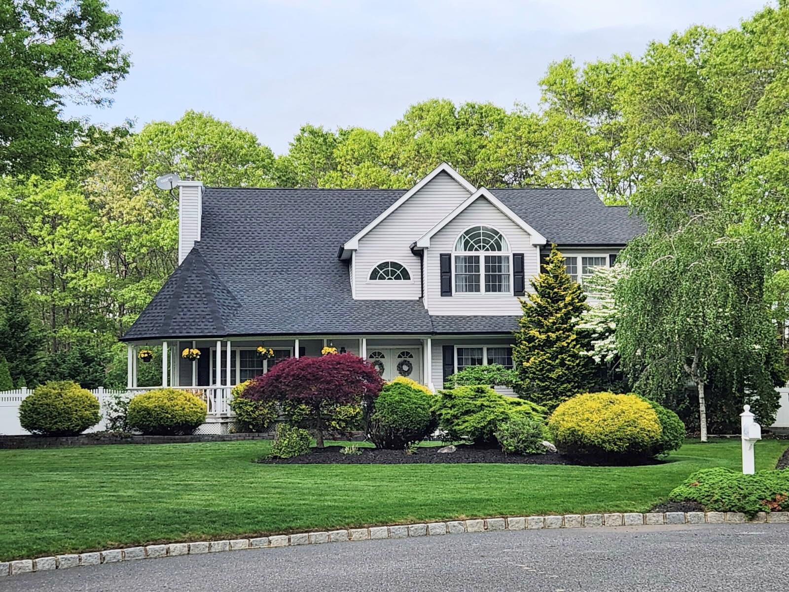 #1 photo, 9 Palace Court, Manorville , NY 11949