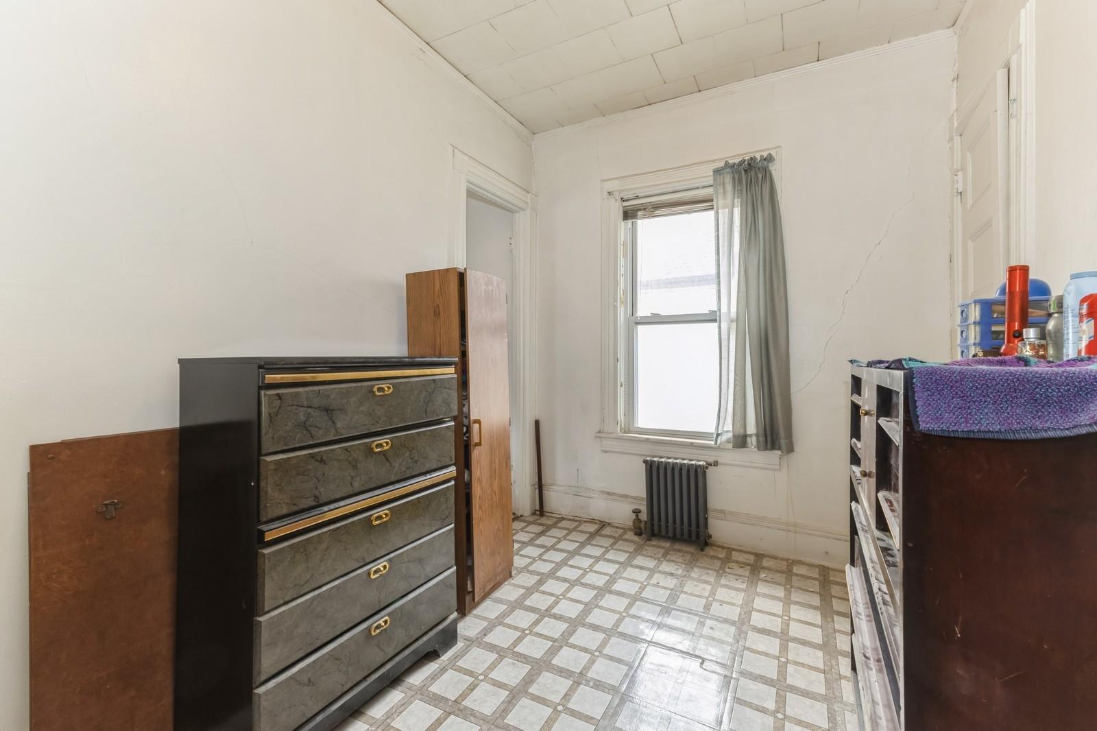 #12 photo, 84-52 123 Street, Kew Gardens , NY 11415