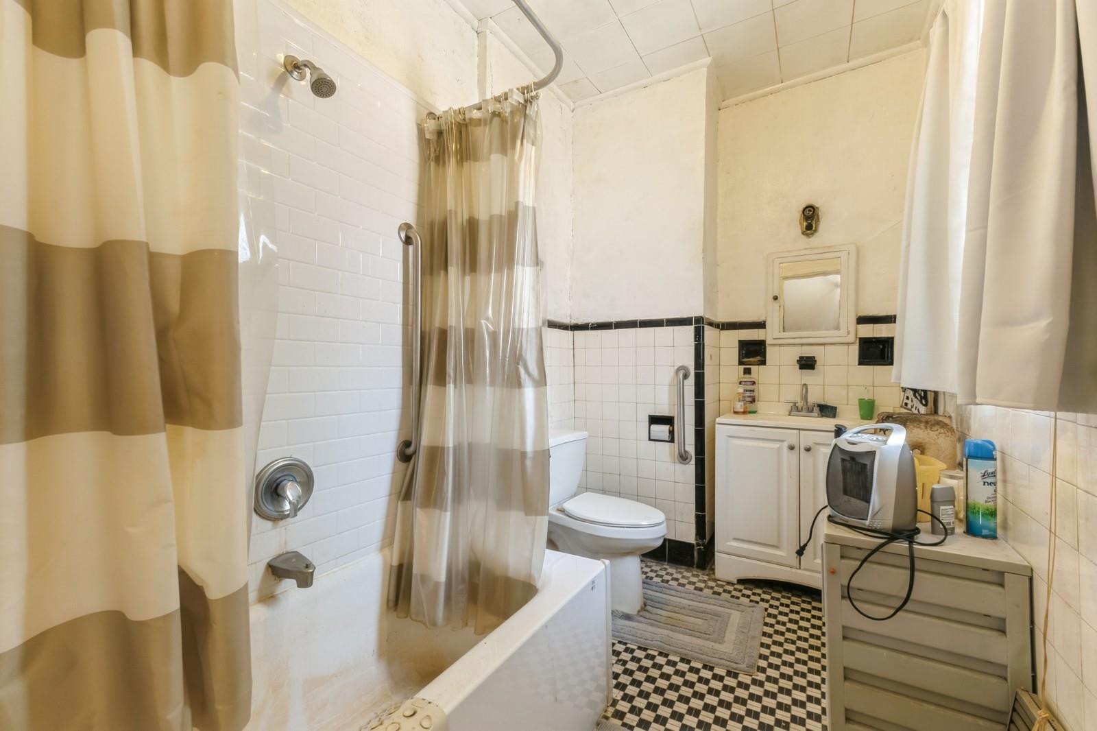 #13 photo, 84-52 123 Street, Kew Gardens , NY 11415