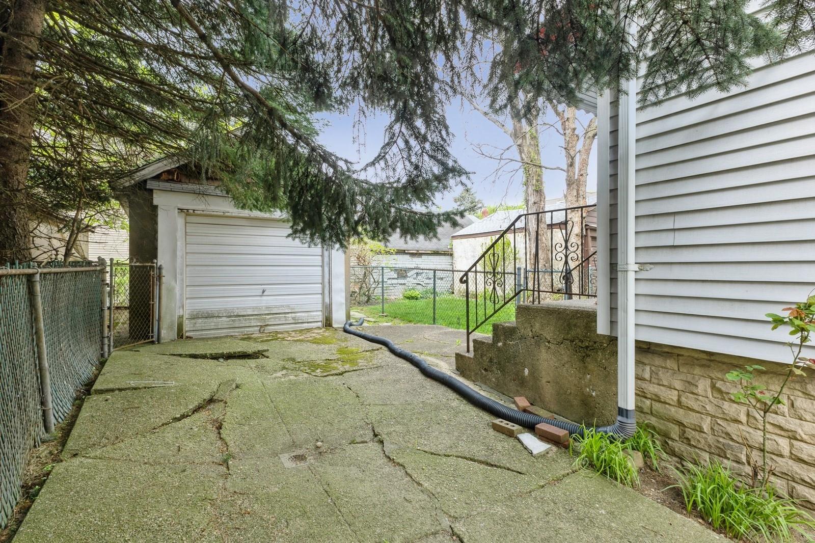 #18 photo, 84-52 123 Street, Kew Gardens , NY 11415