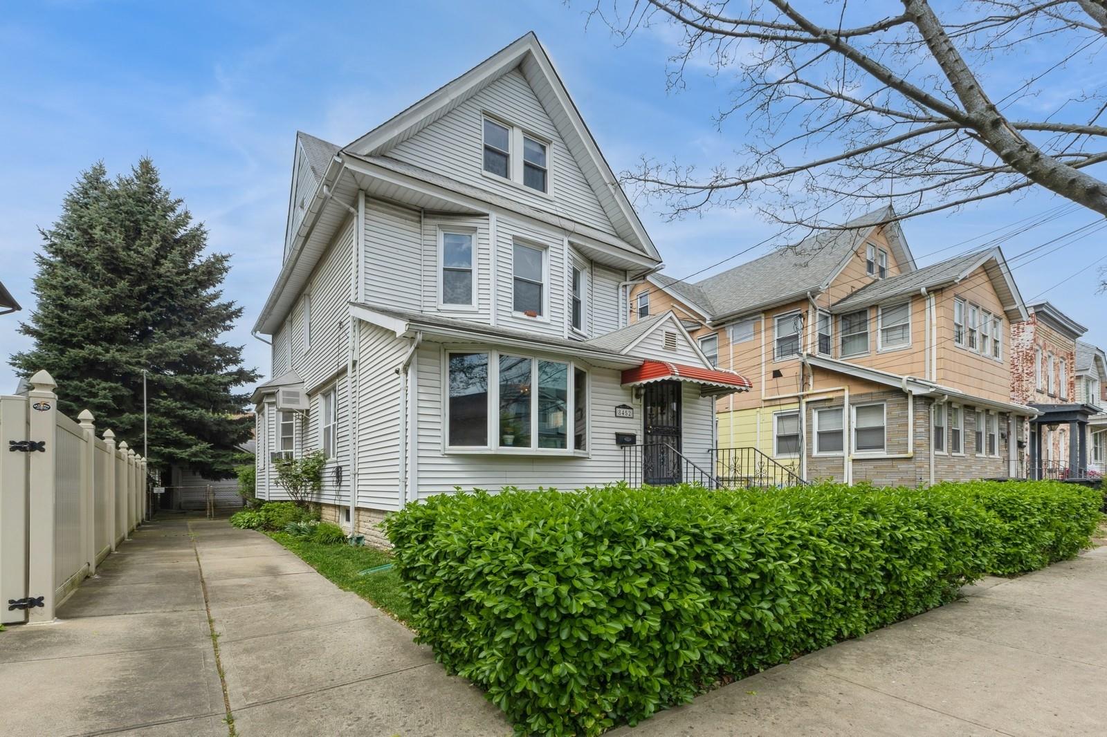 #2 photo, 84-52 123 Street, Kew Gardens , NY 11415