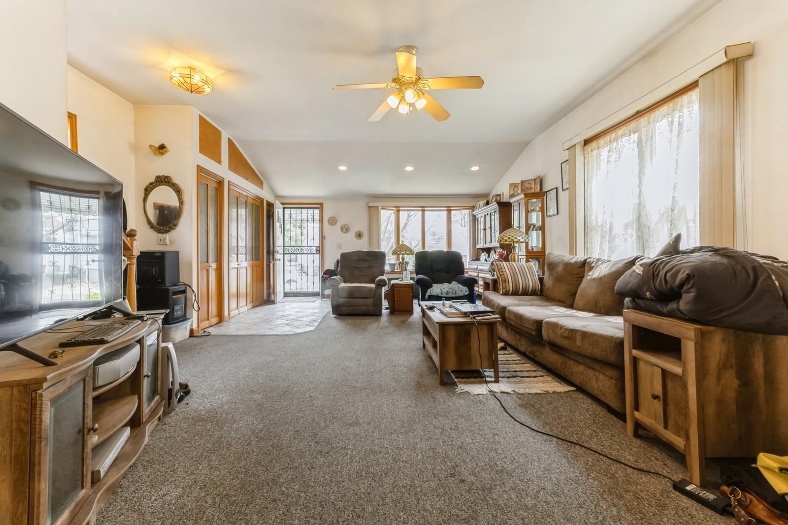 #4 photo, 84-52 123 Street, Kew Gardens , NY 11415