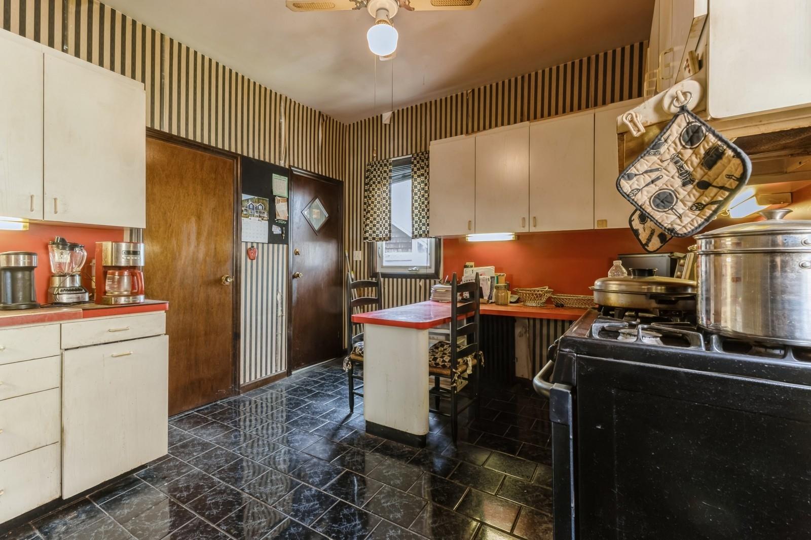 #6 photo, 84-52 123 Street, Kew Gardens , NY 11415