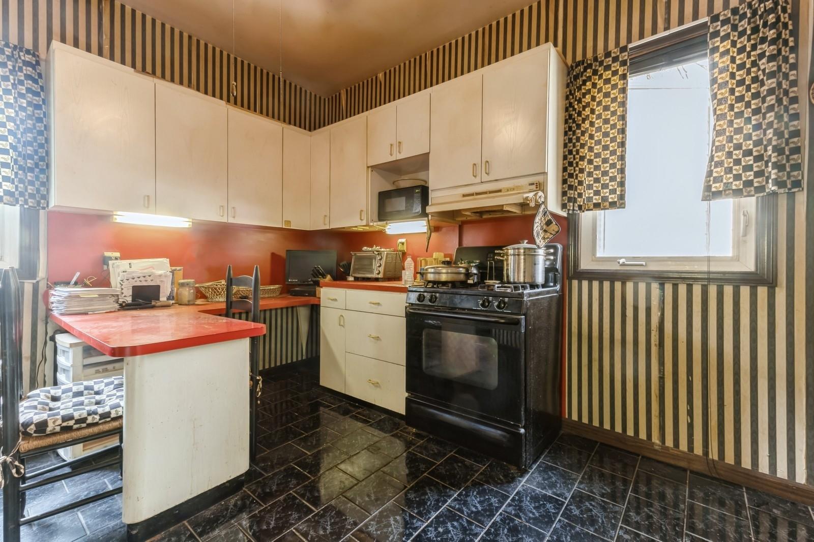 #7 photo, 84-52 123 Street, Kew Gardens , NY 11415