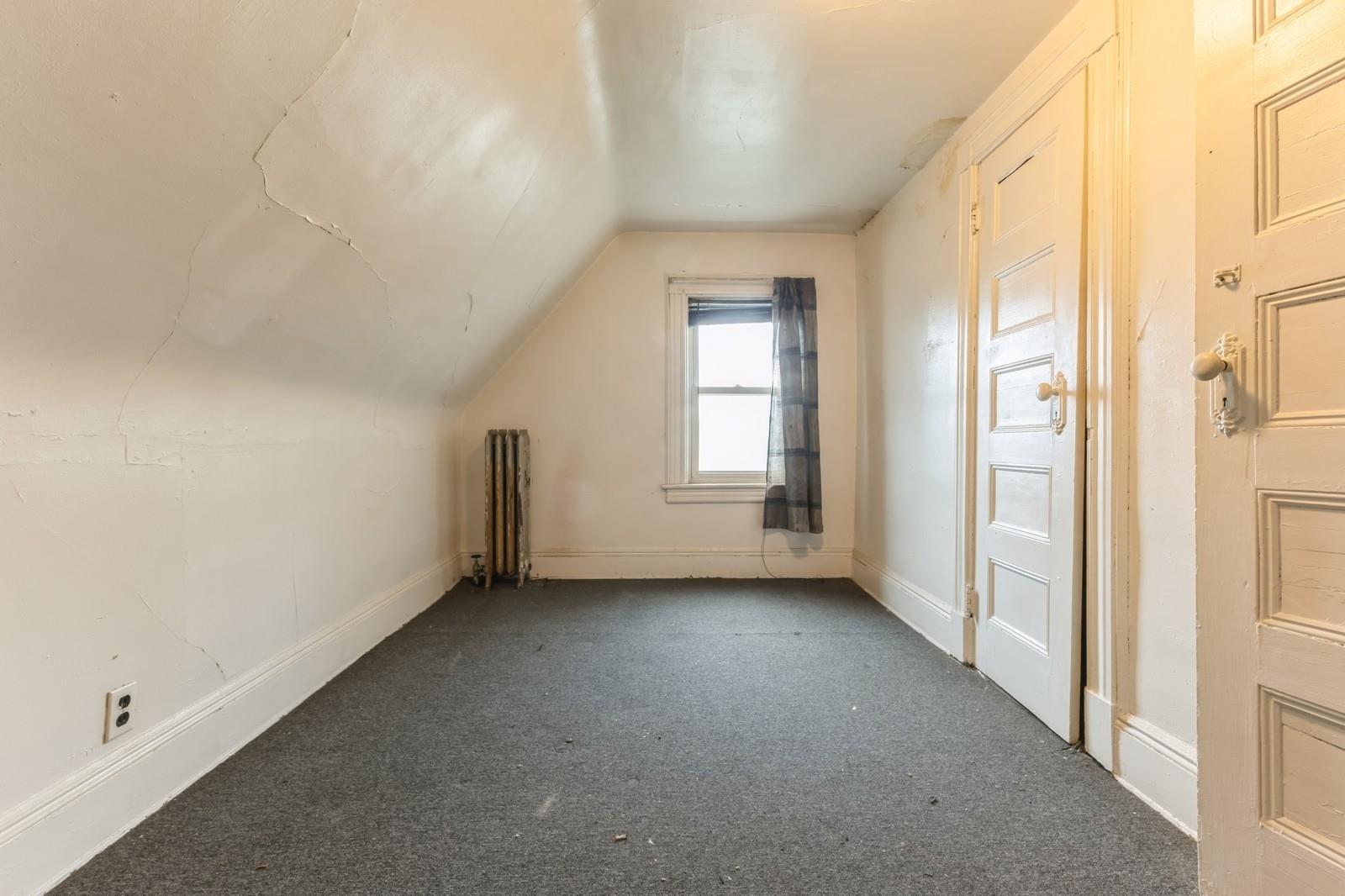 #9 photo, 84-52 123 Street, Kew Gardens , NY 11415