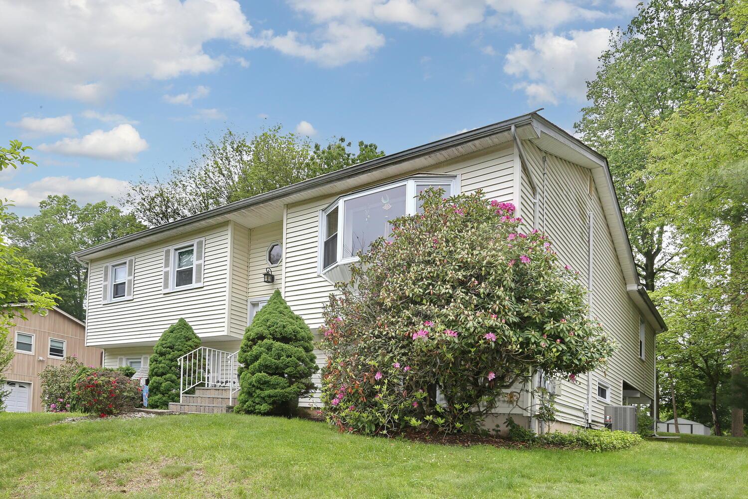 #1 photo, 29 Park Terrace, 紐約州 Valley Cottage , NY 10989