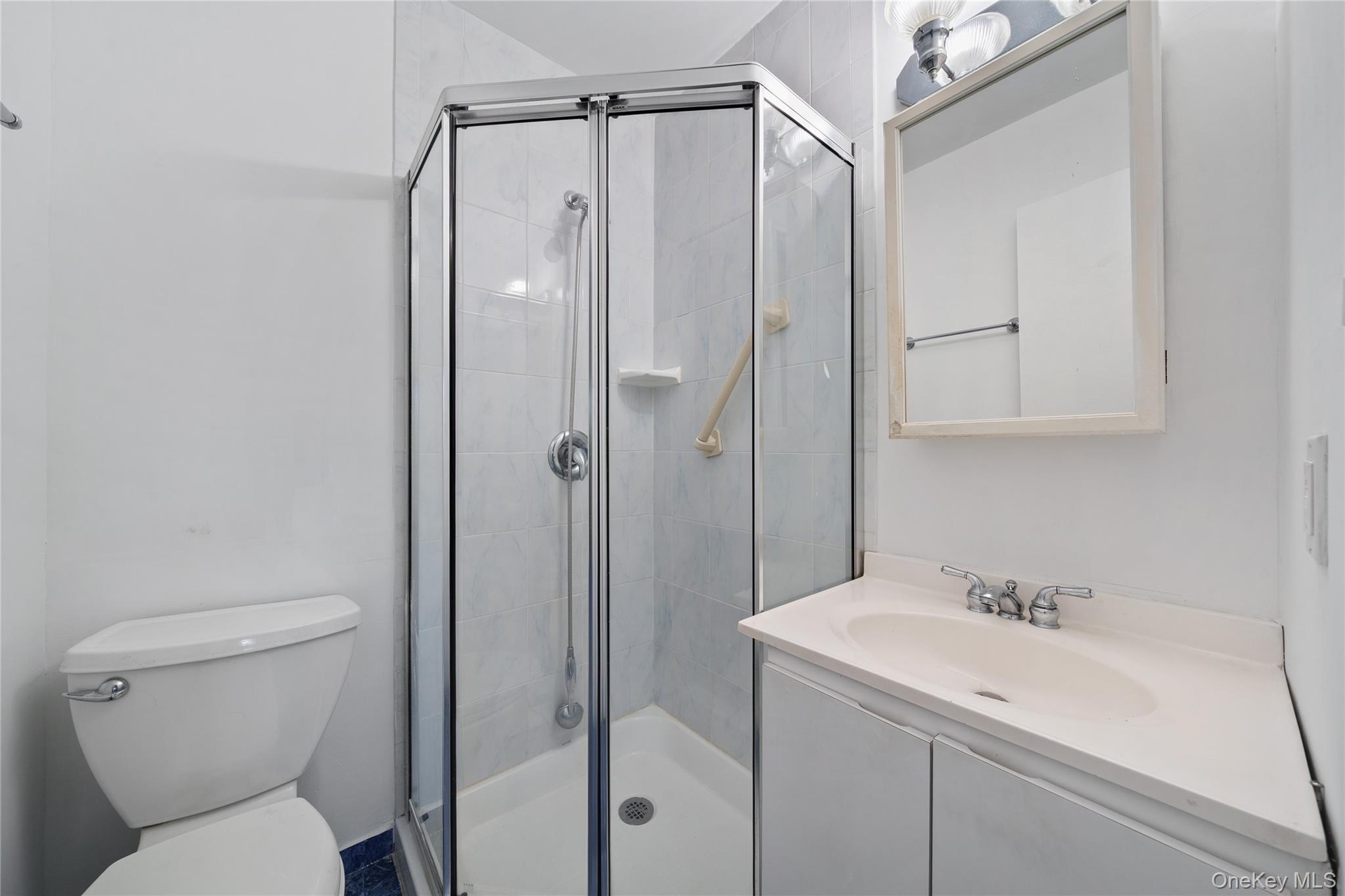 #12 photo, 75 Harbor, Amityville , NY 11701