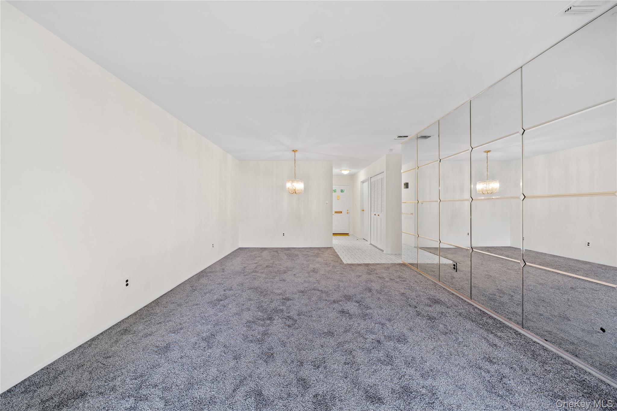 #7 photo, 75 Harbor, Amityville , NY 11701