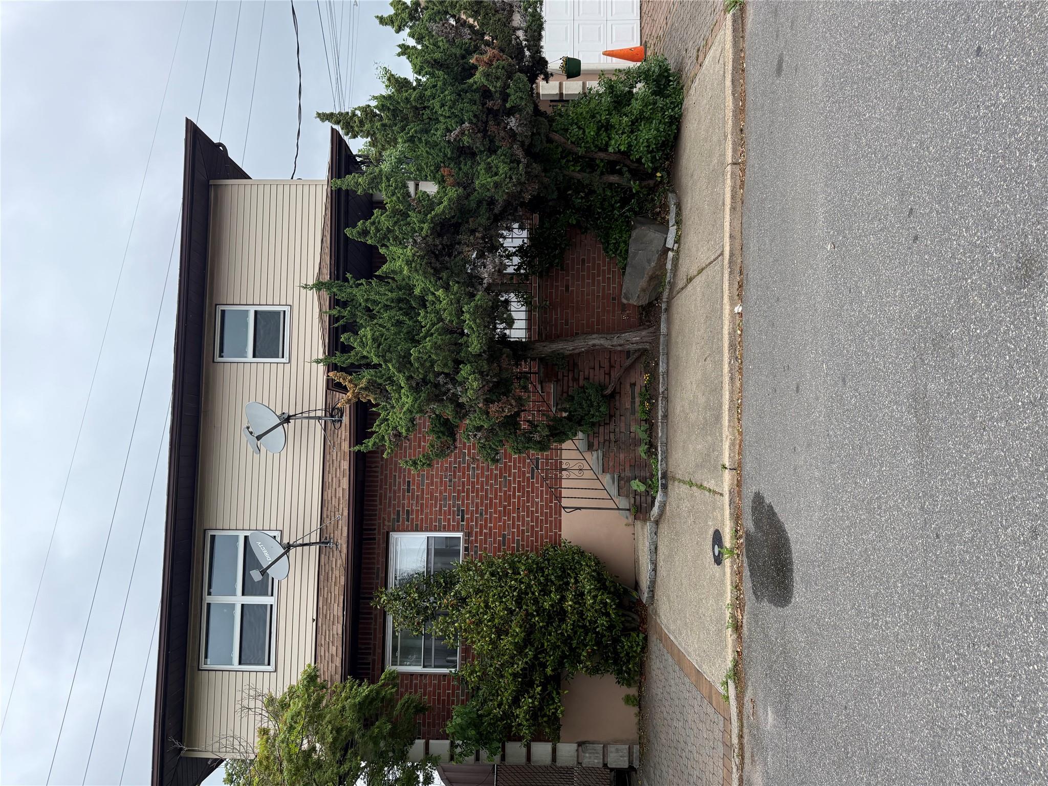 #1 photo, 41 Madison Avenue, Westbury , NY 11590