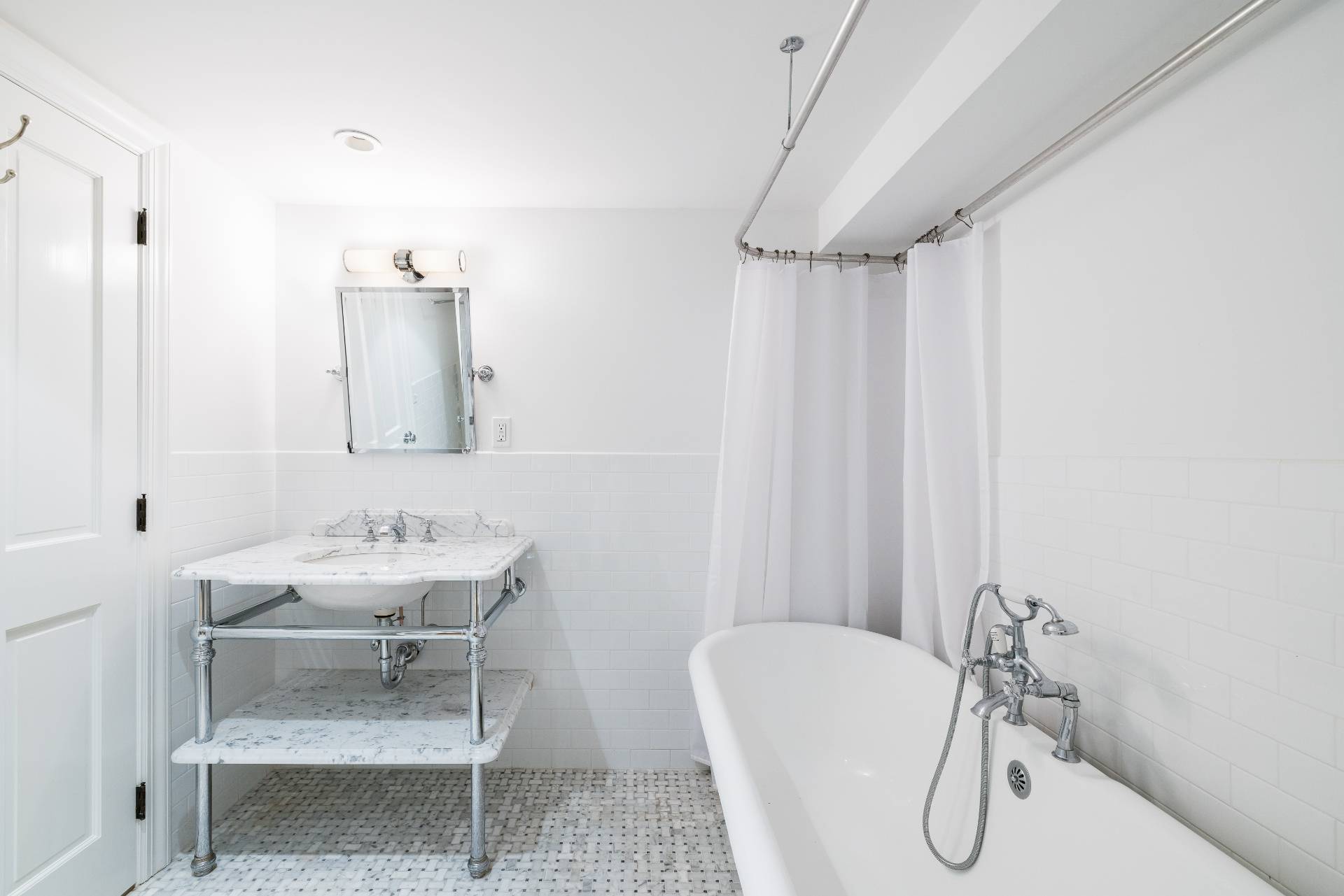 #16 photo, 35 Old Town Crossing, サフォーク郡 Southampton , NY 11968