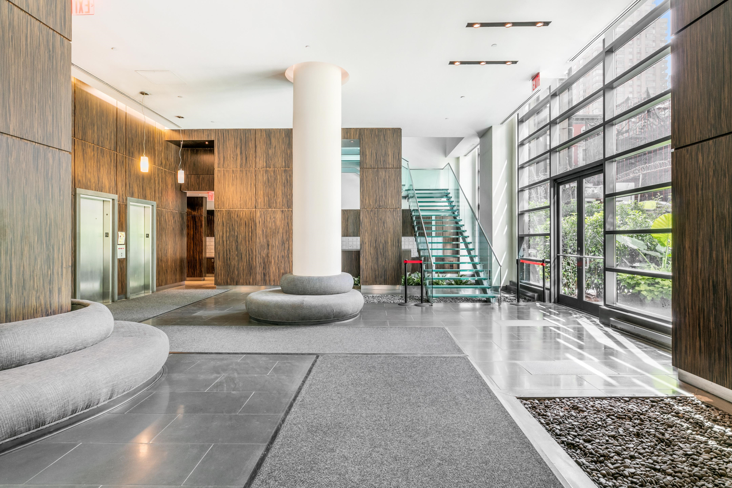 #12 photo, 310 W 52ND Street, マンハッタン Hells Kitchen , NY 10019