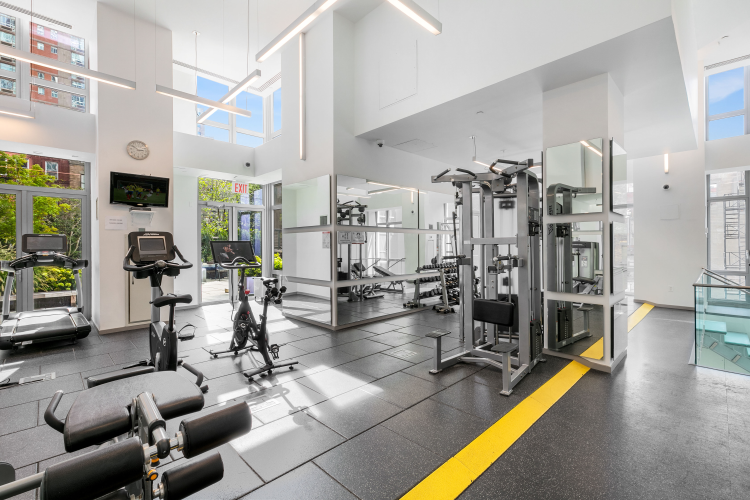 #9 photo, 310 W 52ND Street, マンハッタン Hells Kitchen , NY 10019