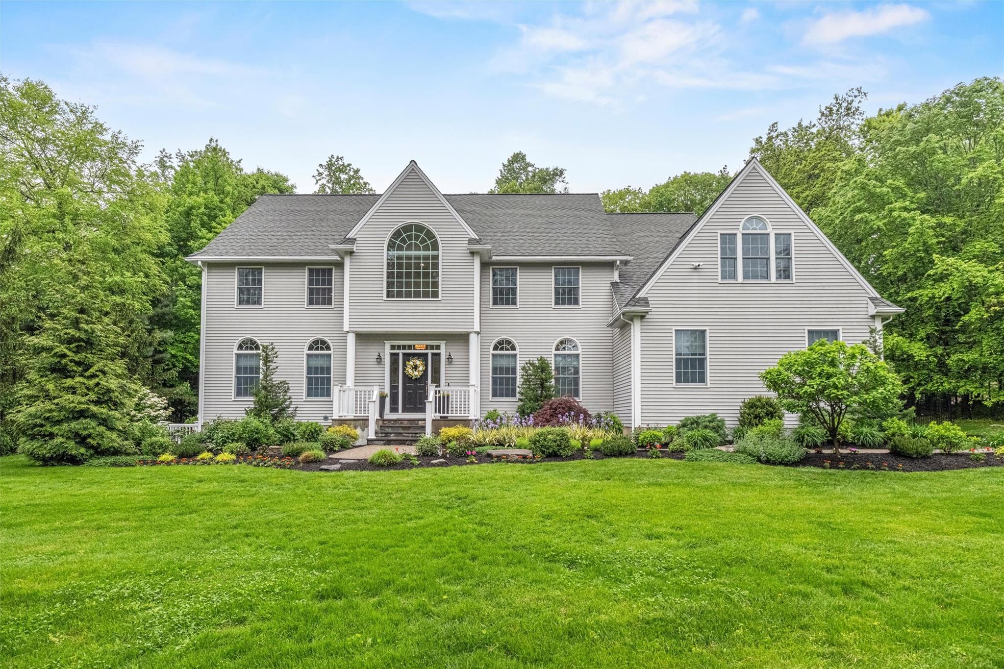 #1 photo, 56 Londonderry Lane, Somers , NY 10589