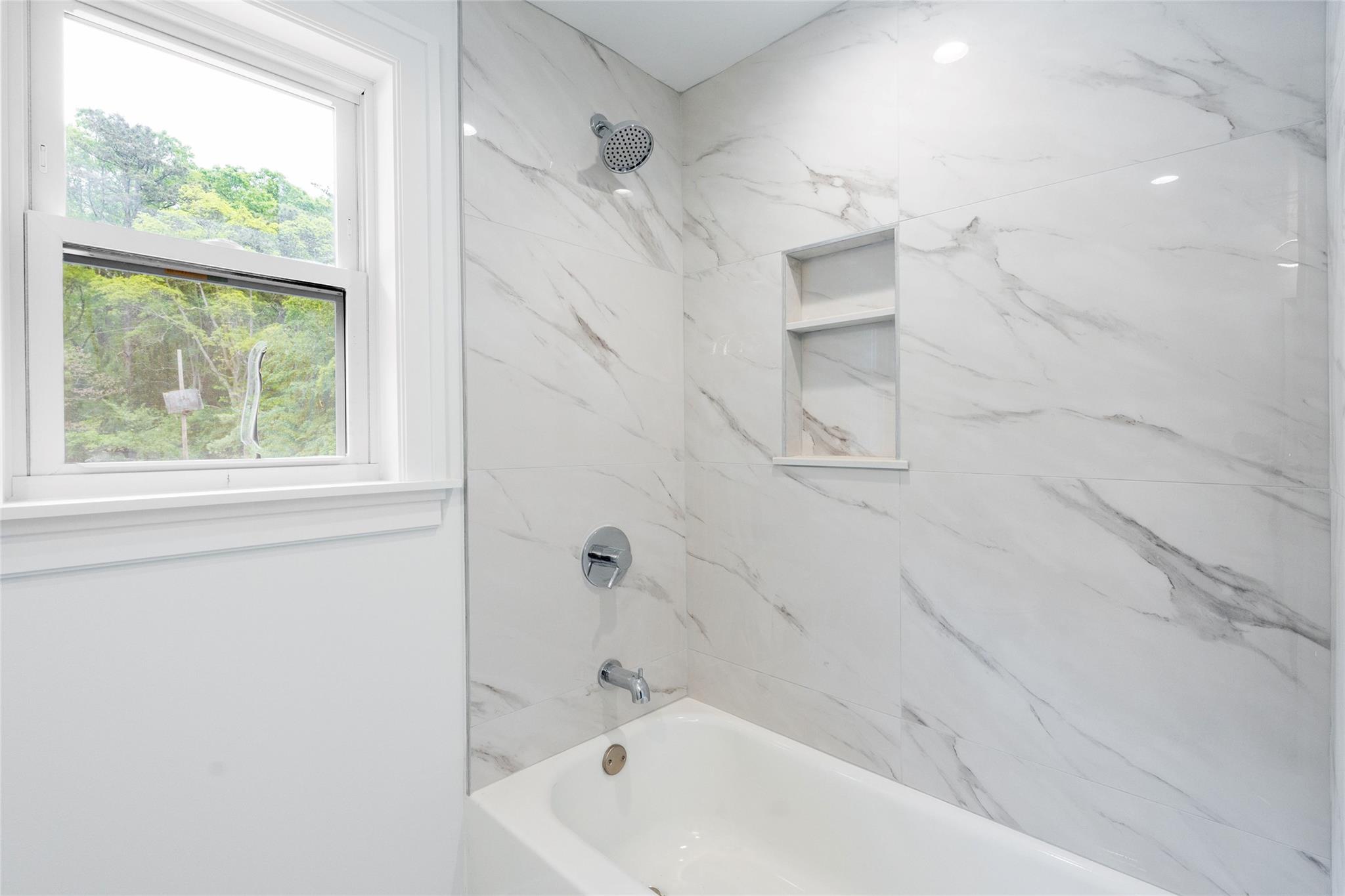 #17 photo, 381 Wading River Road, 东长岛 Manorville , NY 11949