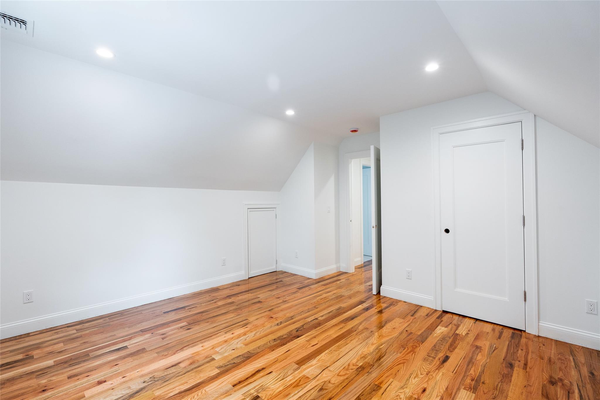 #19 photo, 381 Wading River Road, 东长岛 Manorville , NY 11949