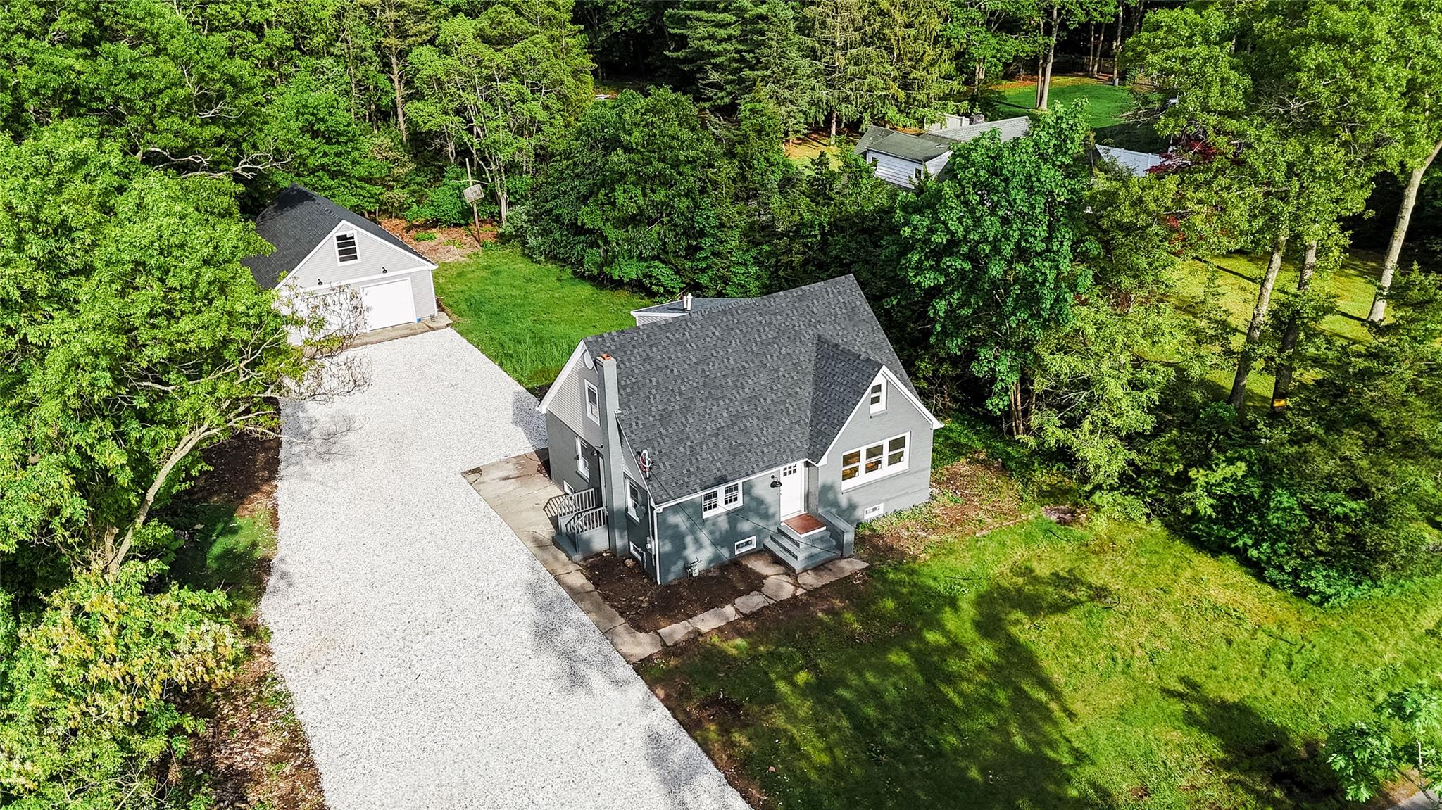 #2 photo, 381 Wading River Road, 东长岛 Manorville , NY 11949