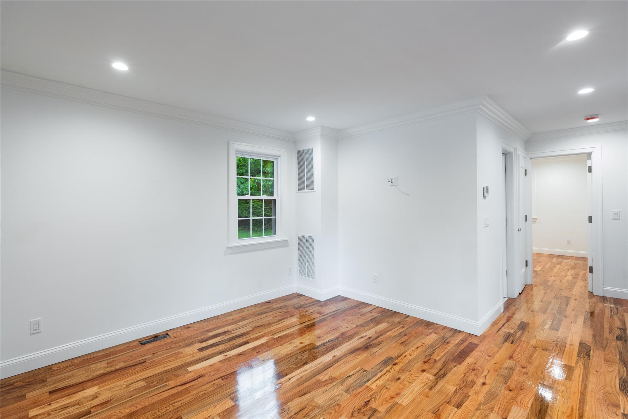 #8 photo, 381 Wading River Road, 东长岛 Manorville , NY 11949