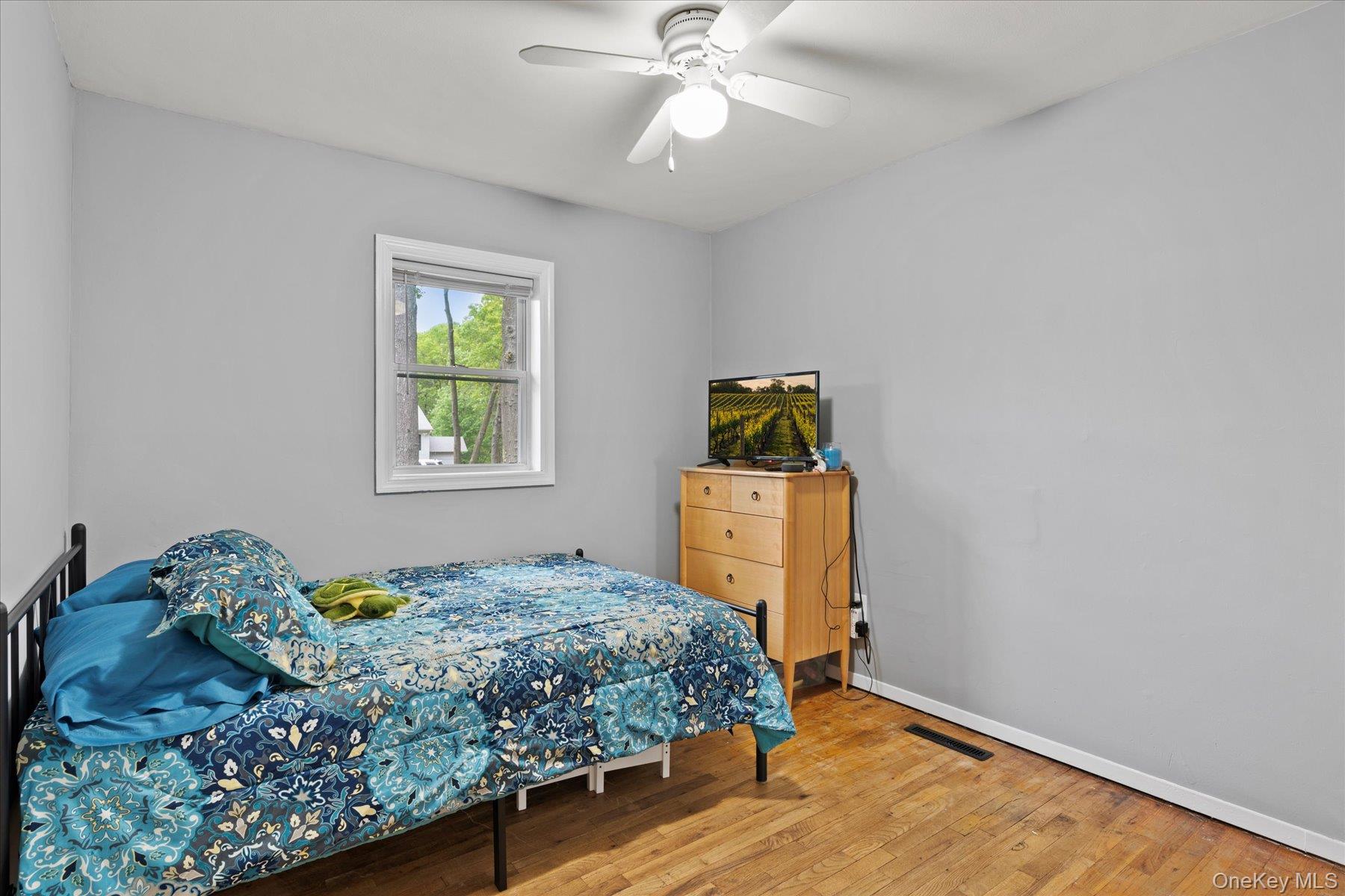 #13 photo, 12 Debragga Avenue, サフォーク郡 East Moriches , NY 11940