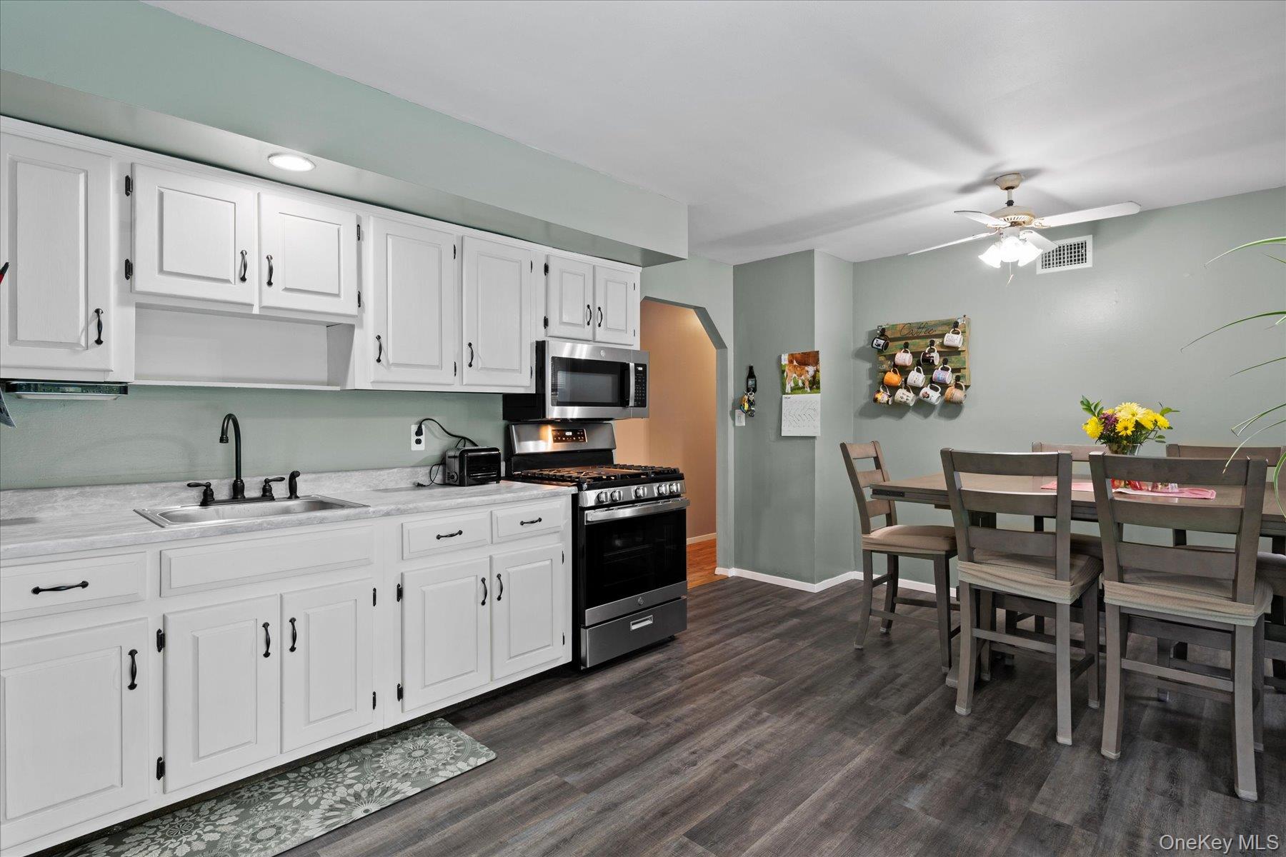 #6 photo, 12 Debragga Avenue, サフォーク郡 East Moriches , NY 11940