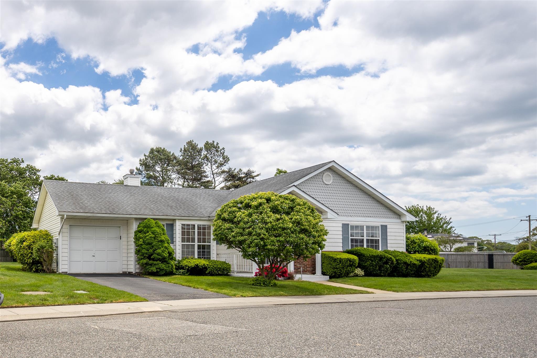 #1 photo, 24 Pilar Lane, Oakdale , NY 11769