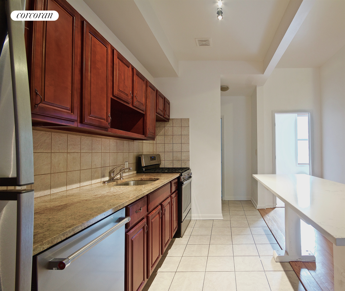 #9 photo, 784 HALSEY Street, ブルックリン区 Stuyvesant Heights , NY 11233