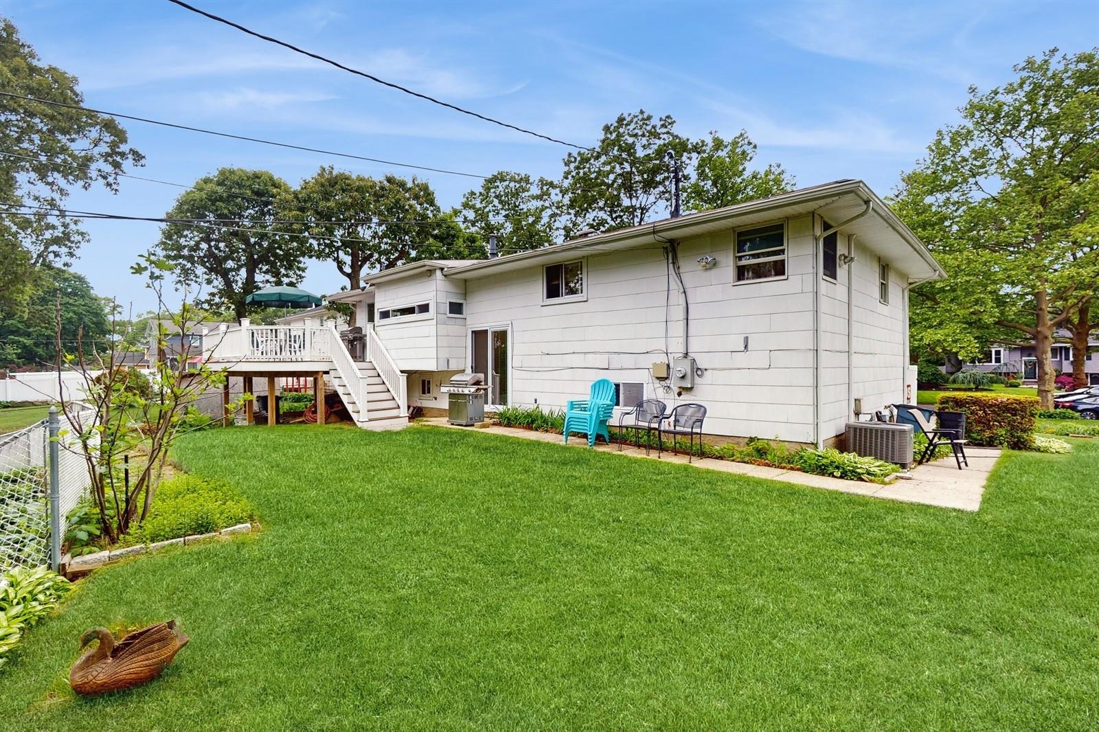 #5 photo, 64 Shady Lane, Huntington , NY 11743