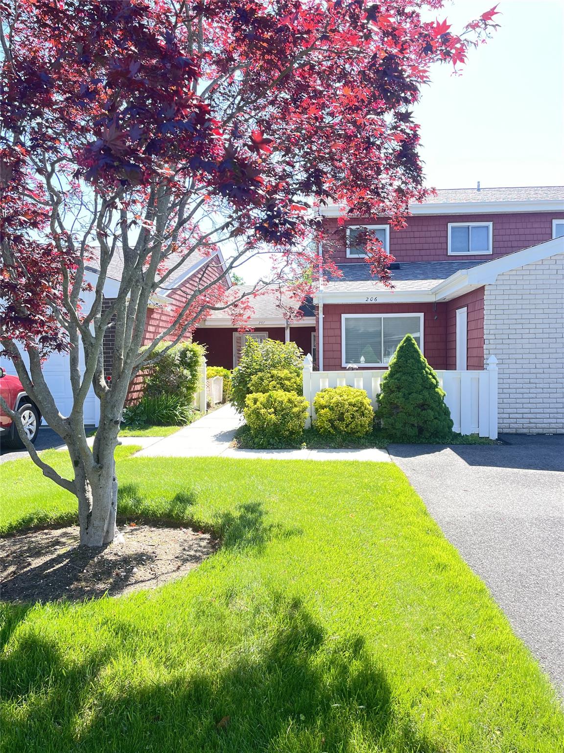 #1 photo, 206 Flair Court, Saint James , NY 11780