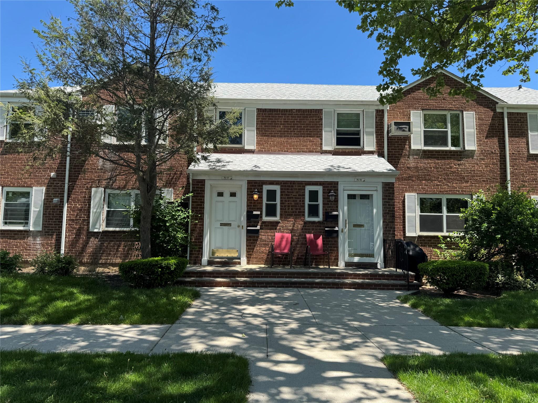 #1 photo, 75-17 255th Street, Glen Oaks , NY 11004