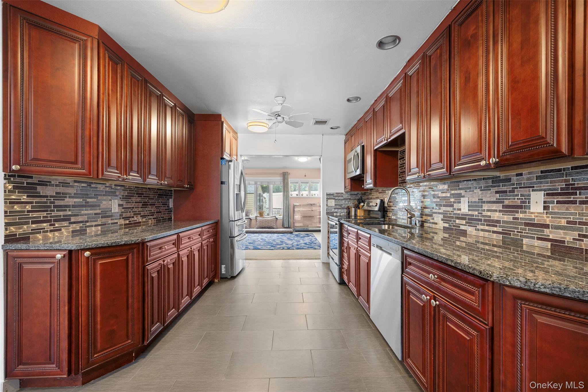 #5 photo, 15 Oakhurst Street, サフォーク郡 South Huntington , NY 11746