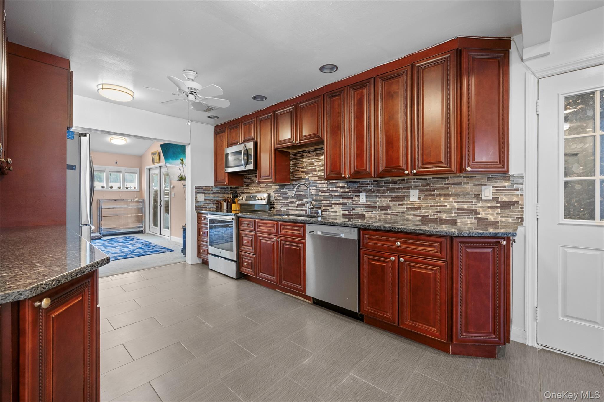 #6 photo, 15 Oakhurst Street, サフォーク郡 South Huntington , NY 11746