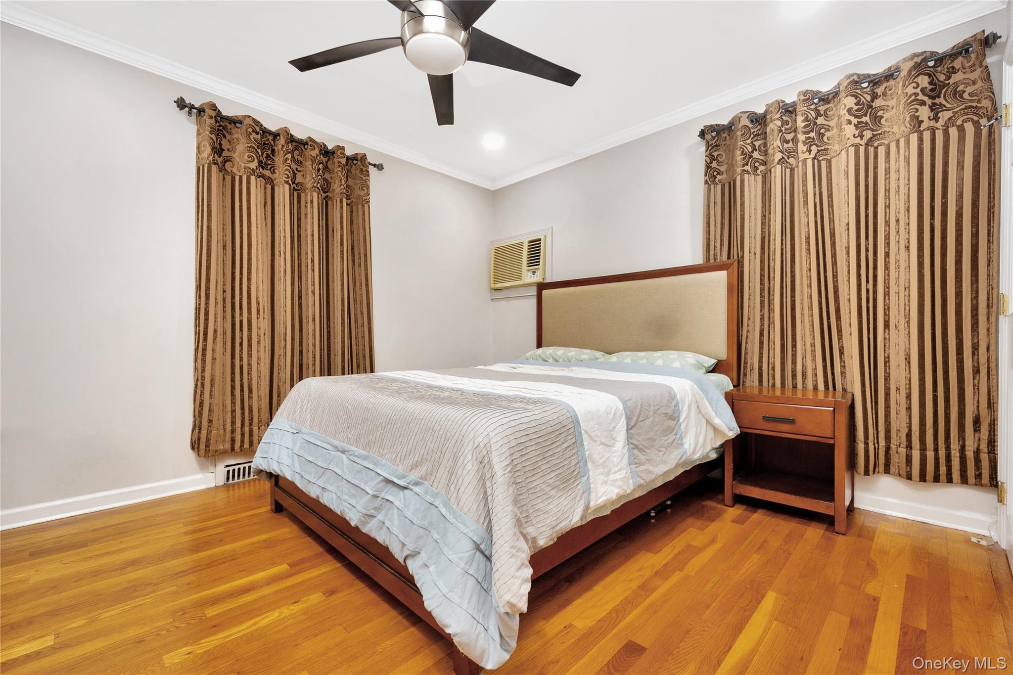 #10 photo, 75 Cornwell Avenue, Williston Park , NY 11596