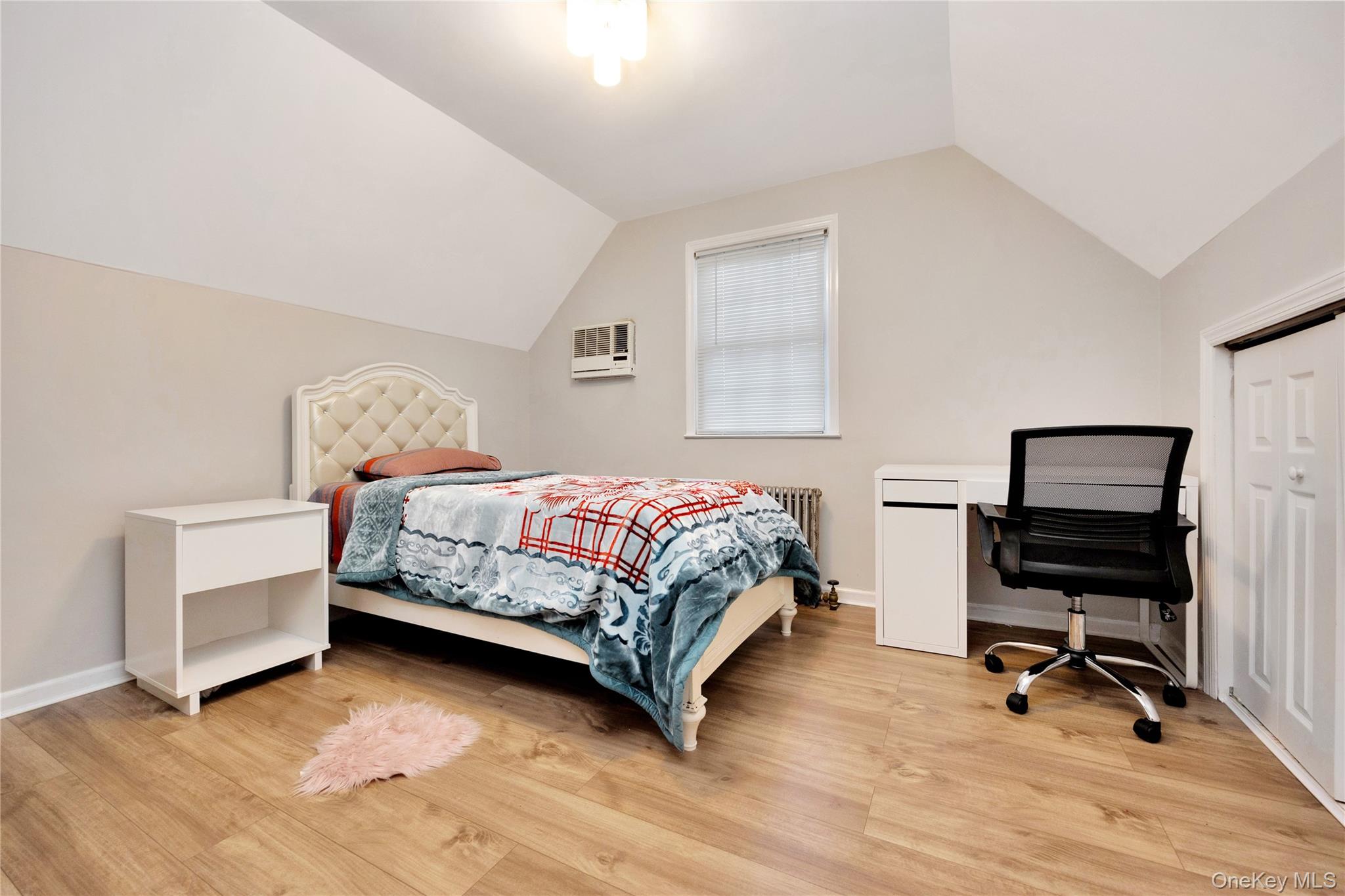 #12 photo, 75 Cornwell Avenue, Williston Park , NY 11596